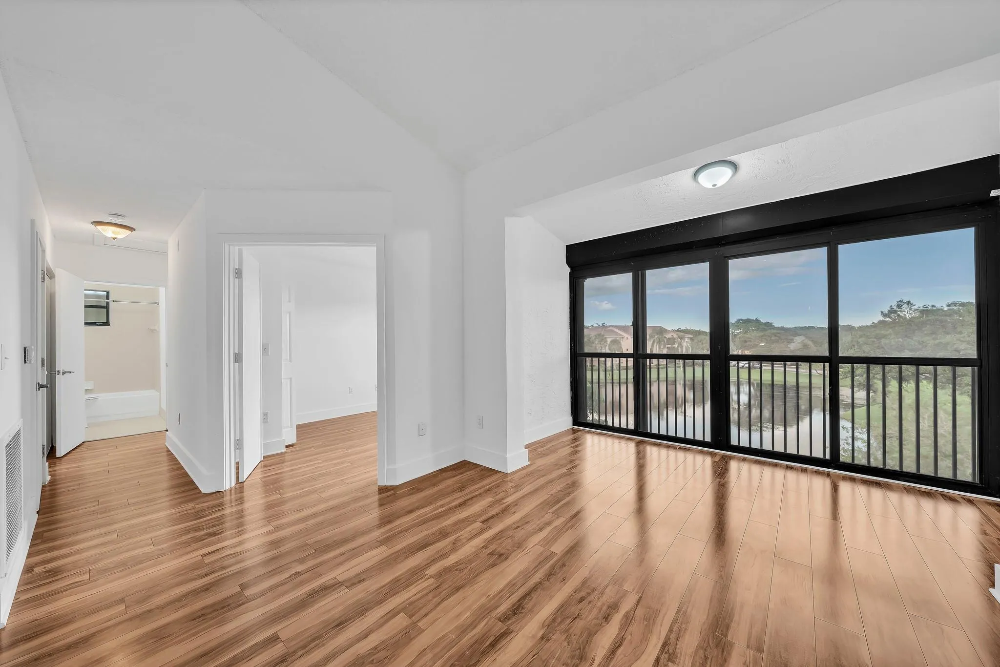 4111 Coral Tree Cir, #324