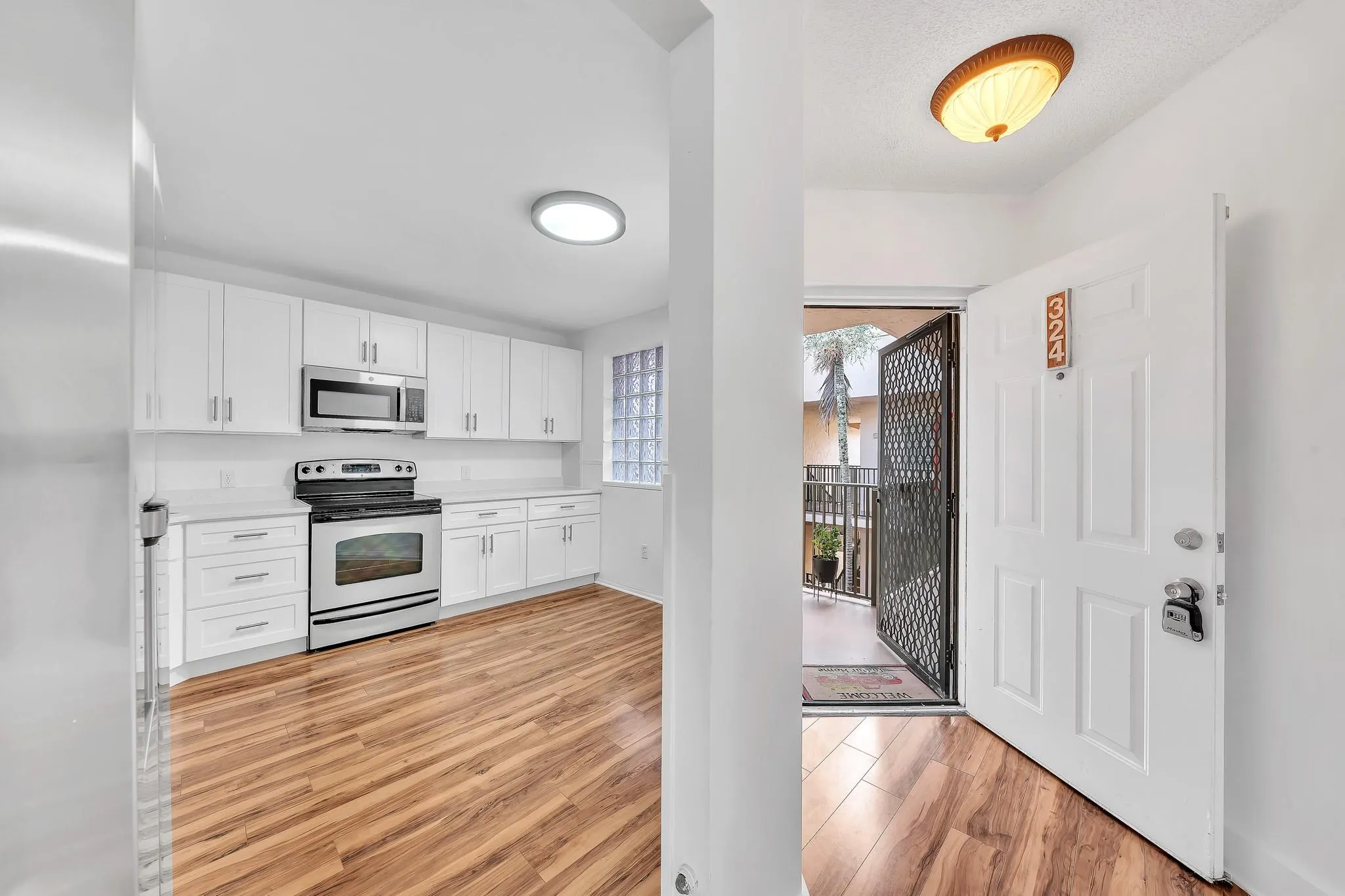 4111 Coral Tree Cir, #324