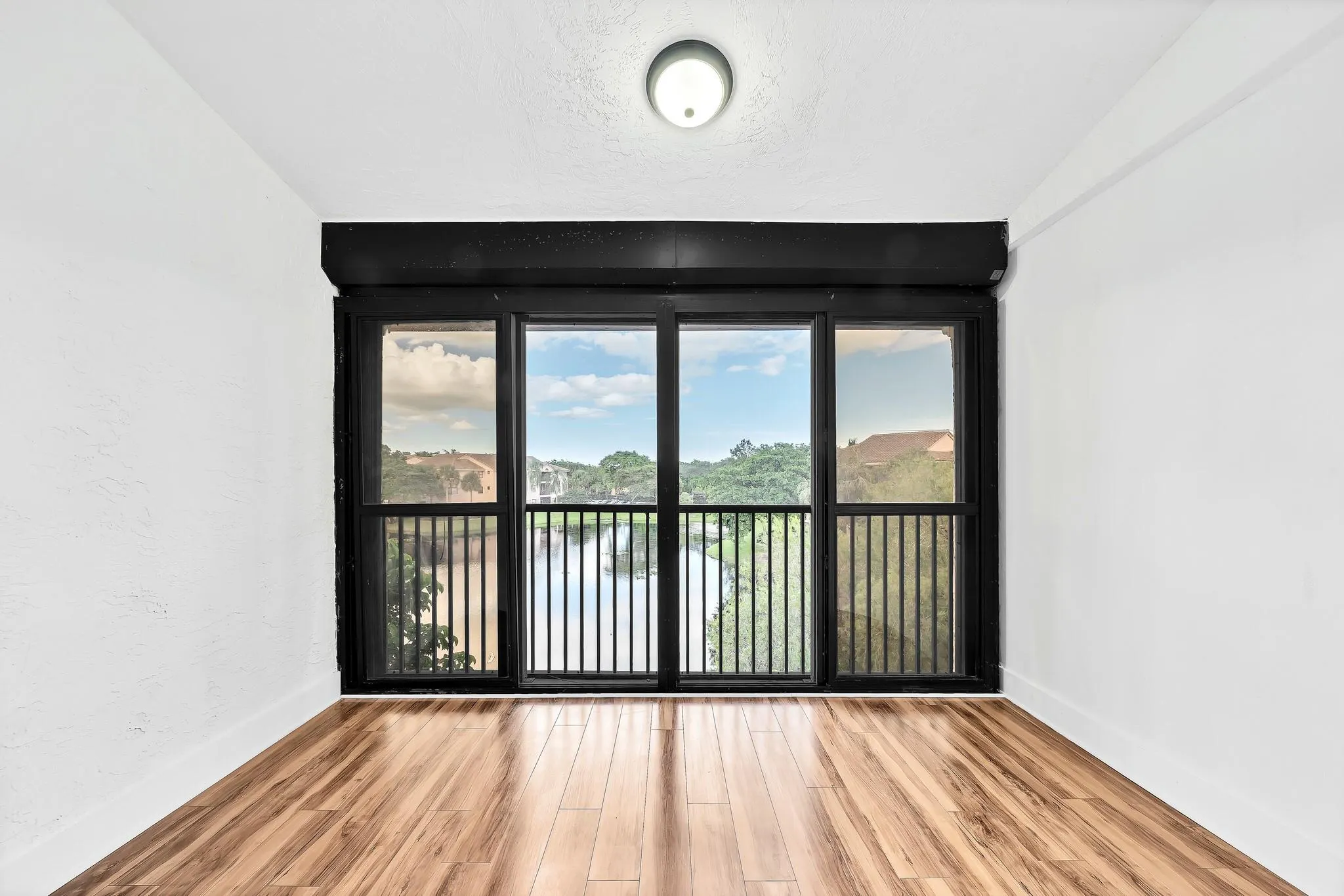 4111 Coral Tree Cir, #324