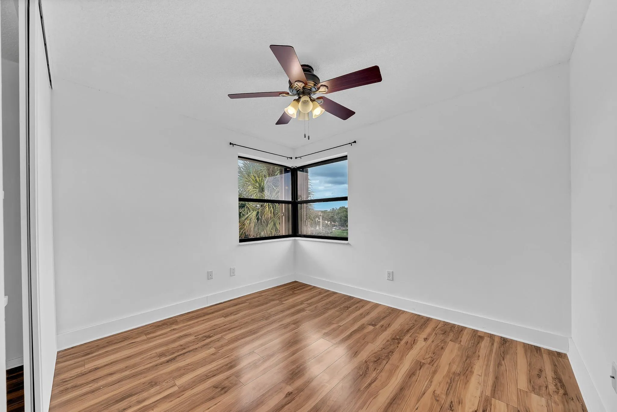 4111 Coral Tree Cir, #324