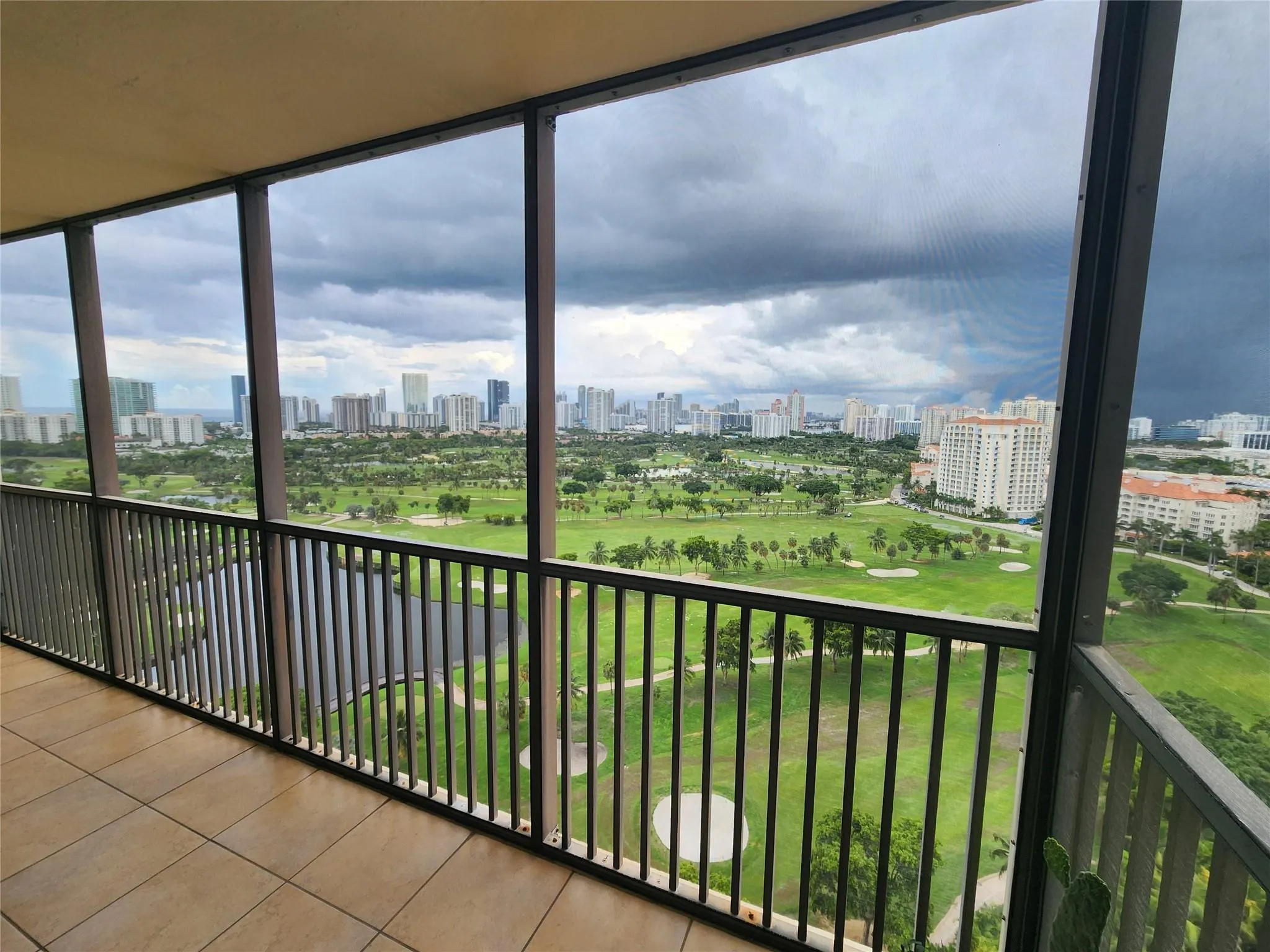 20379 W Country Club Dr, #2337
