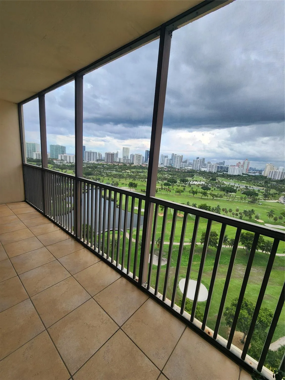 20379 W Country Club Dr, #2337