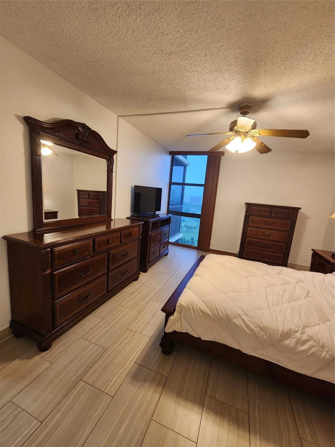 20379 W Country Club Dr, #2337