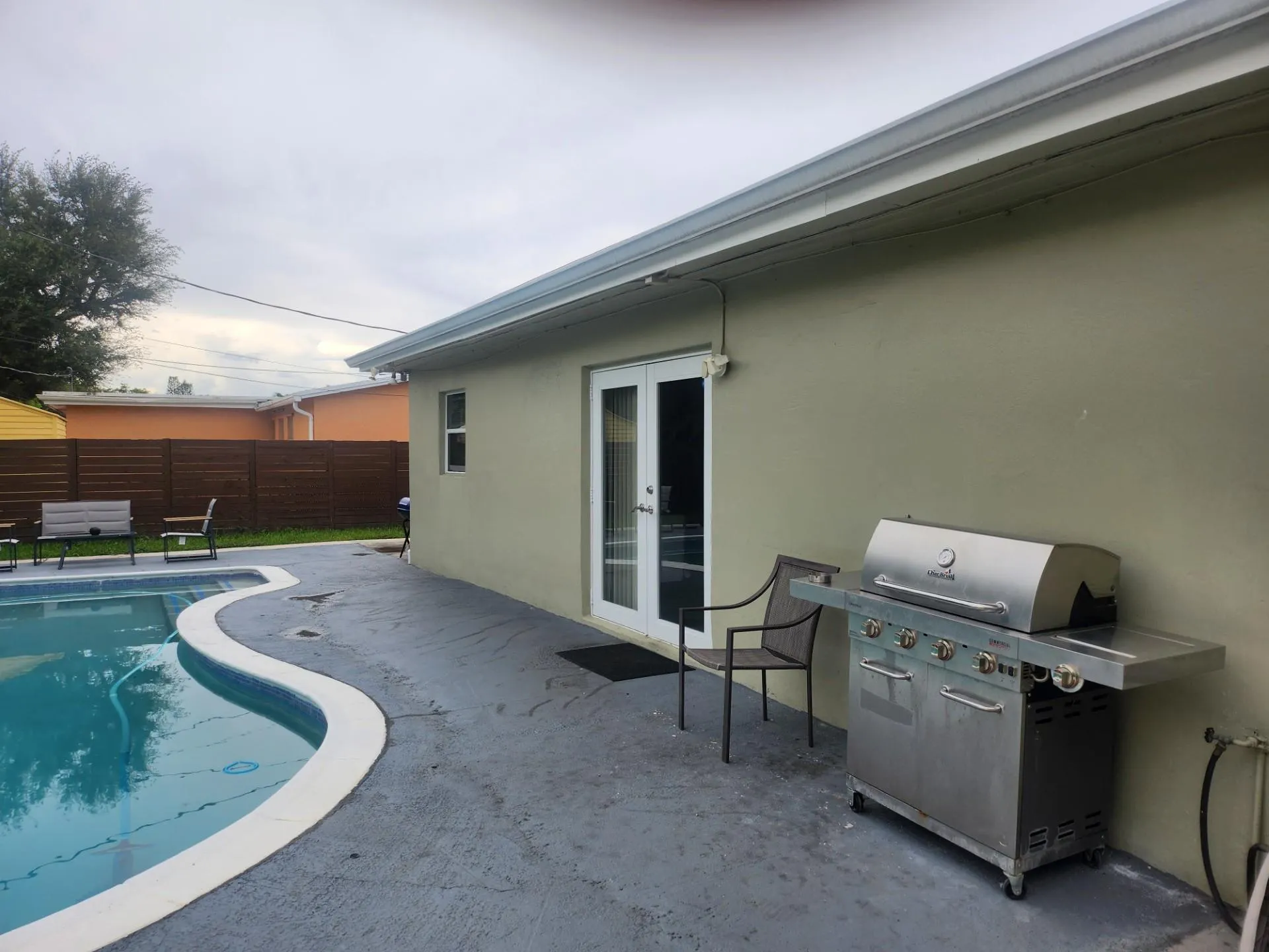 640 SW 68th Ter