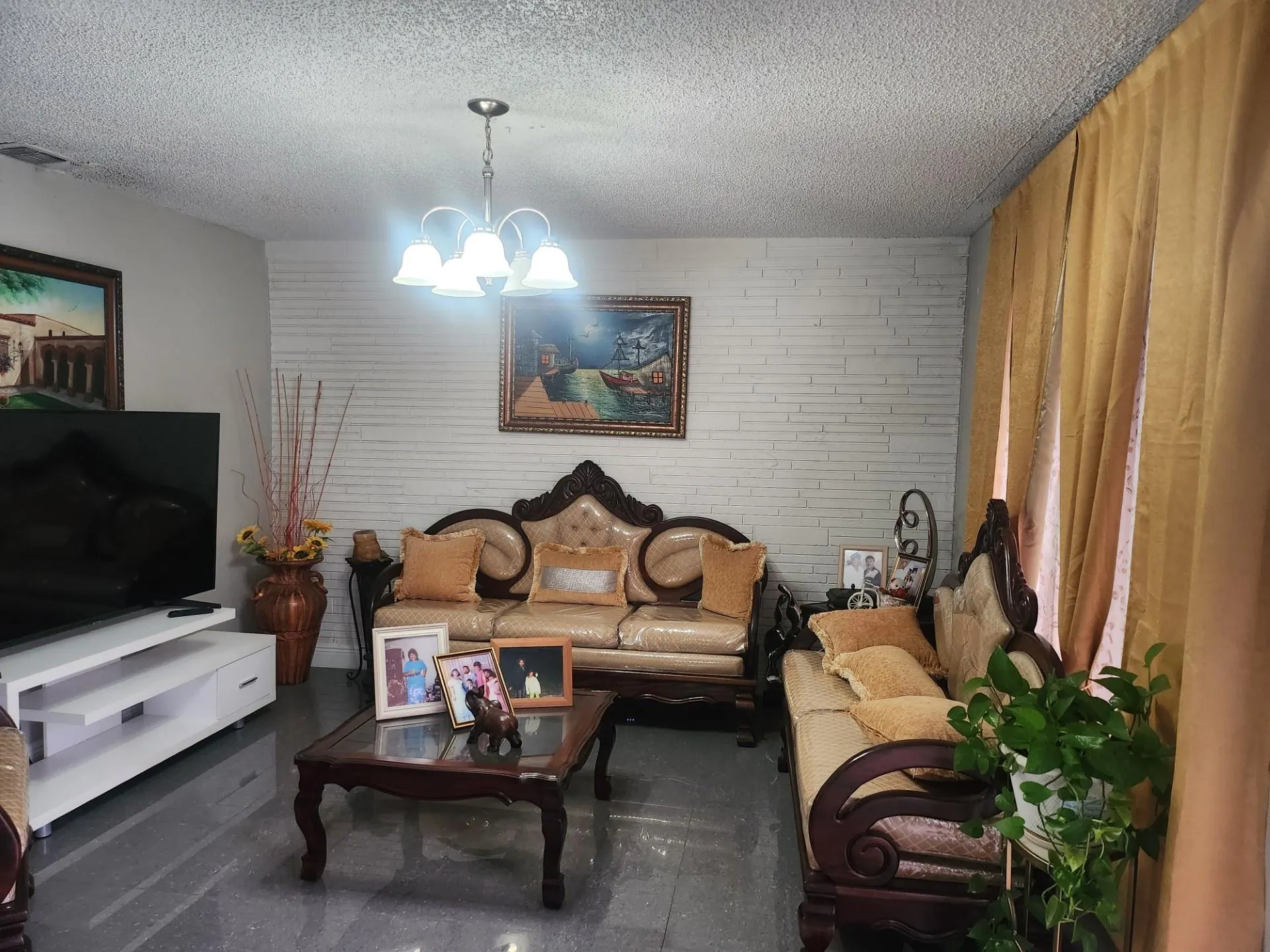 640 SW 68th Ter