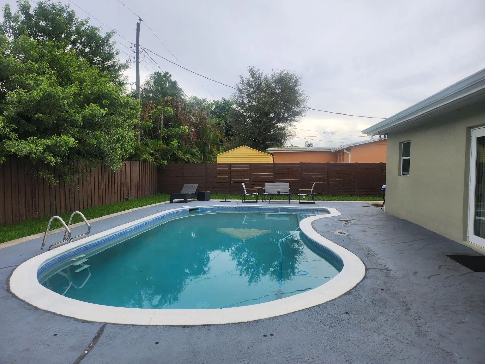 640 SW 68th Ter
