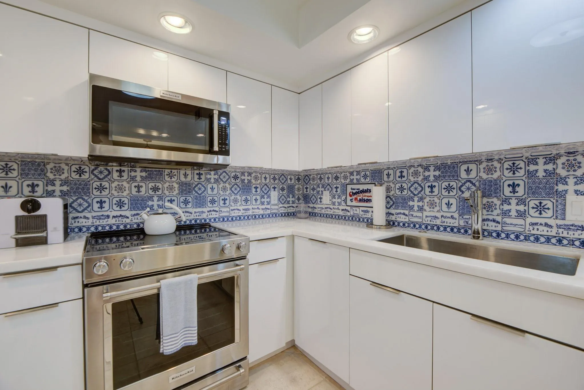 1 Las Olas Circle, #512