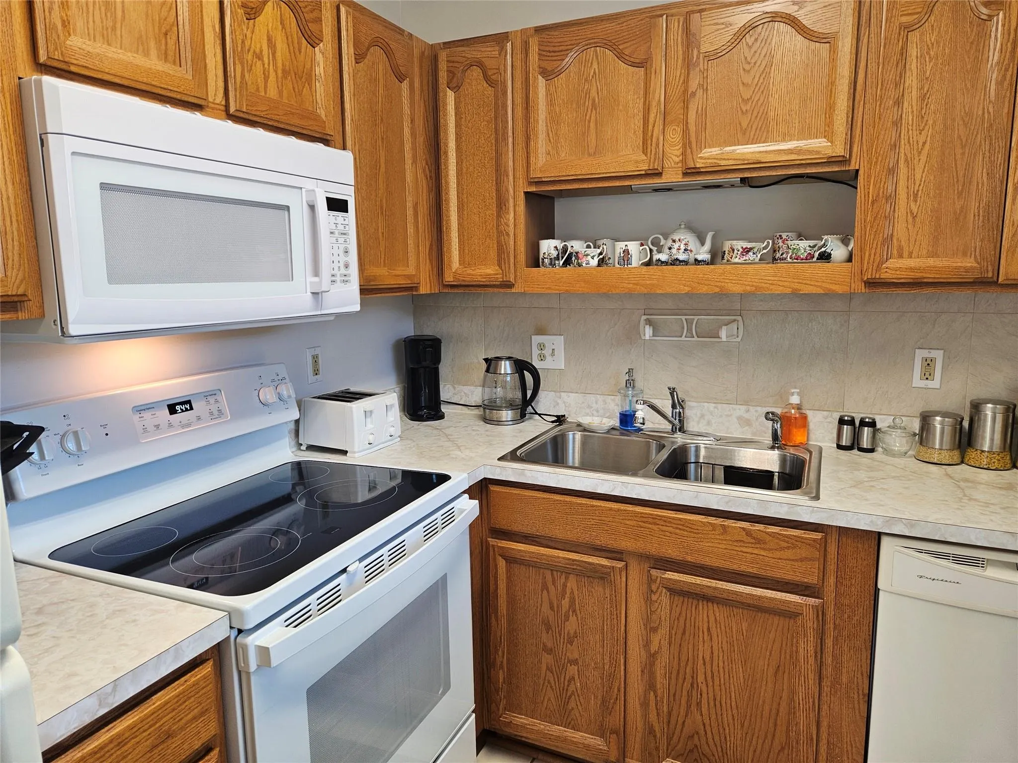 44 Woodland Dr, #205