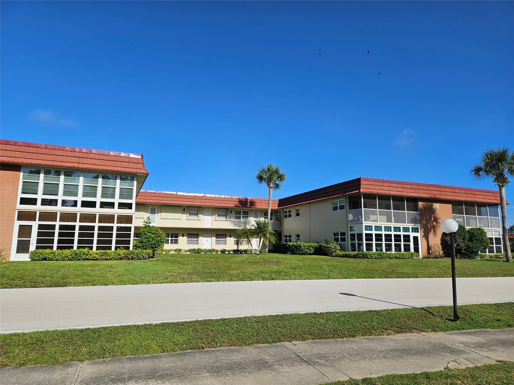 44 Woodland Dr, #205