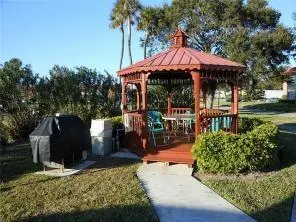 44 Woodland Dr, #205