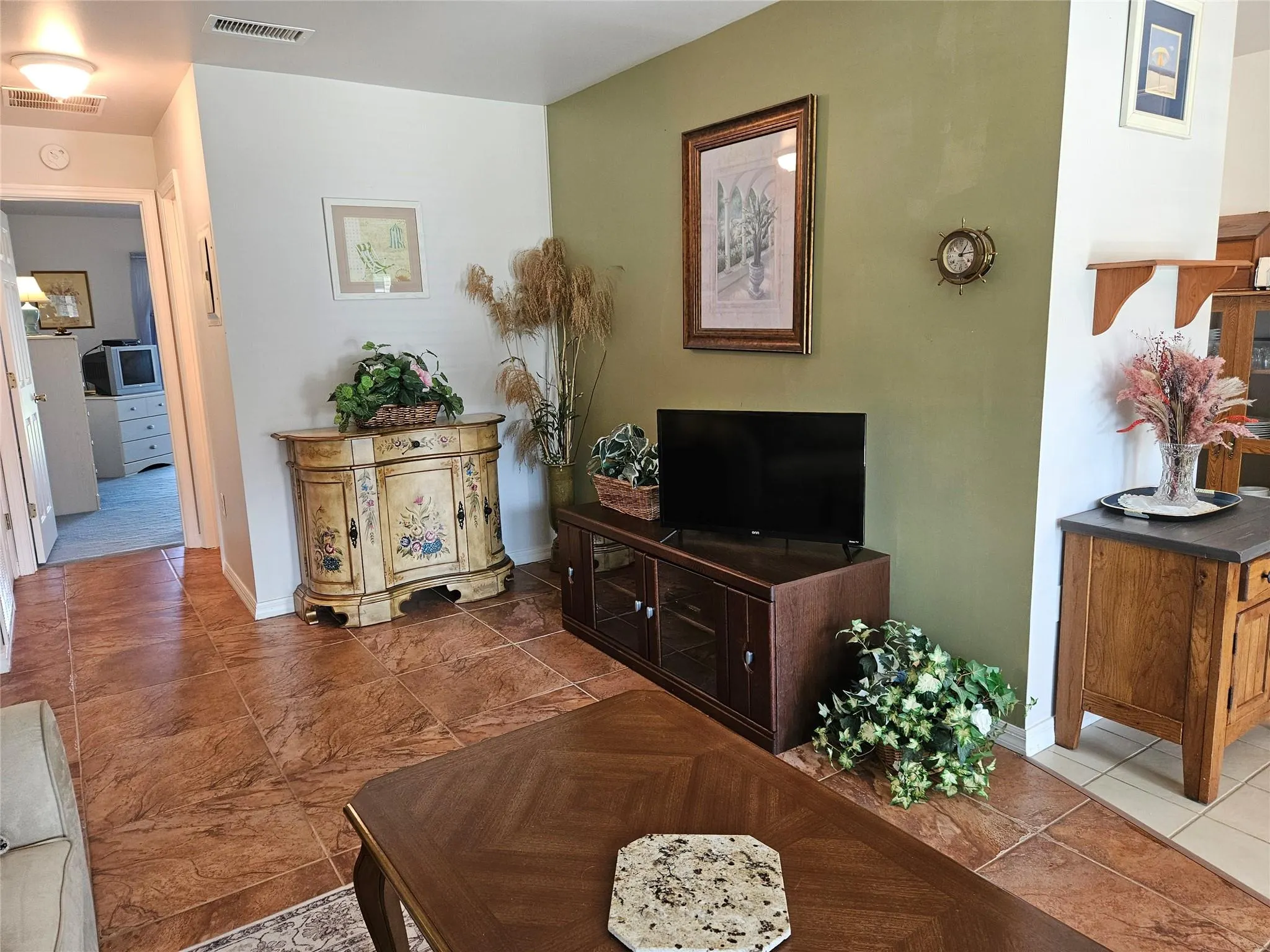 44 Woodland Dr, #205