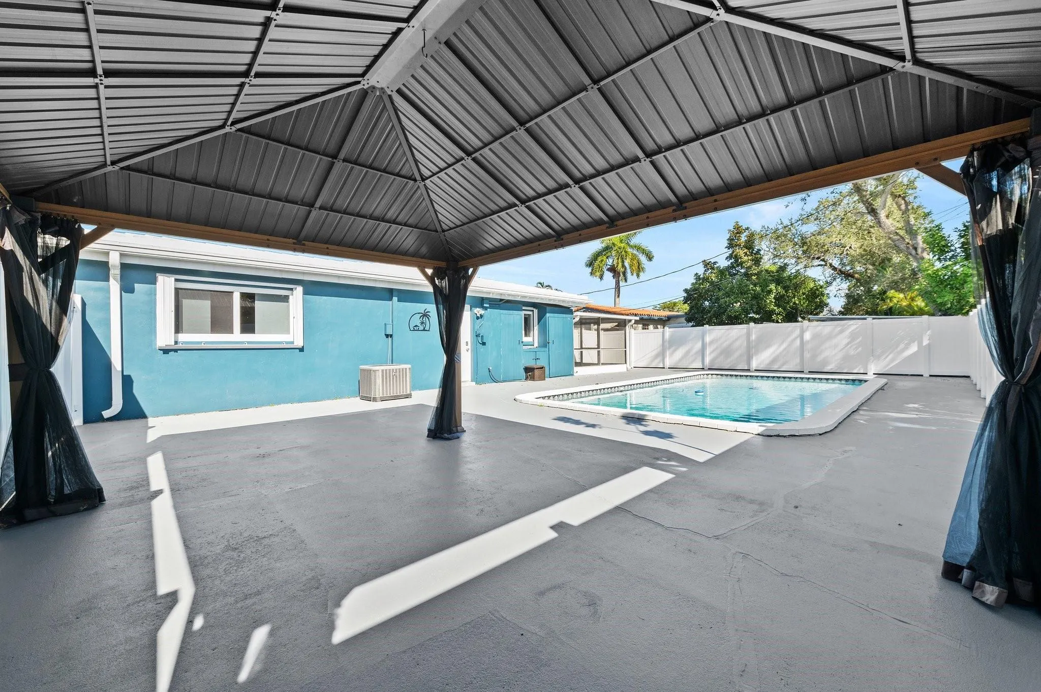 1900 SW 33rd Ave