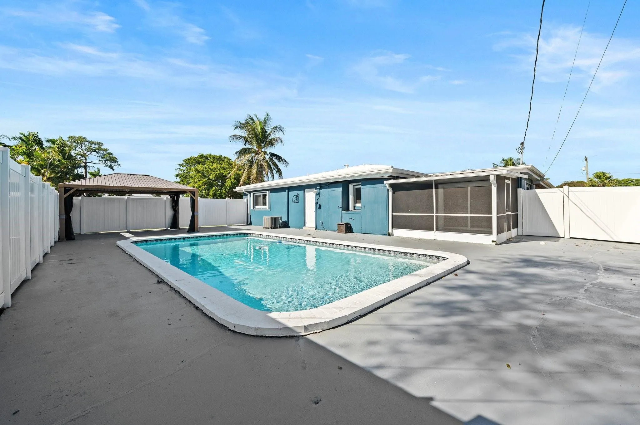 1900 SW 33rd Ave