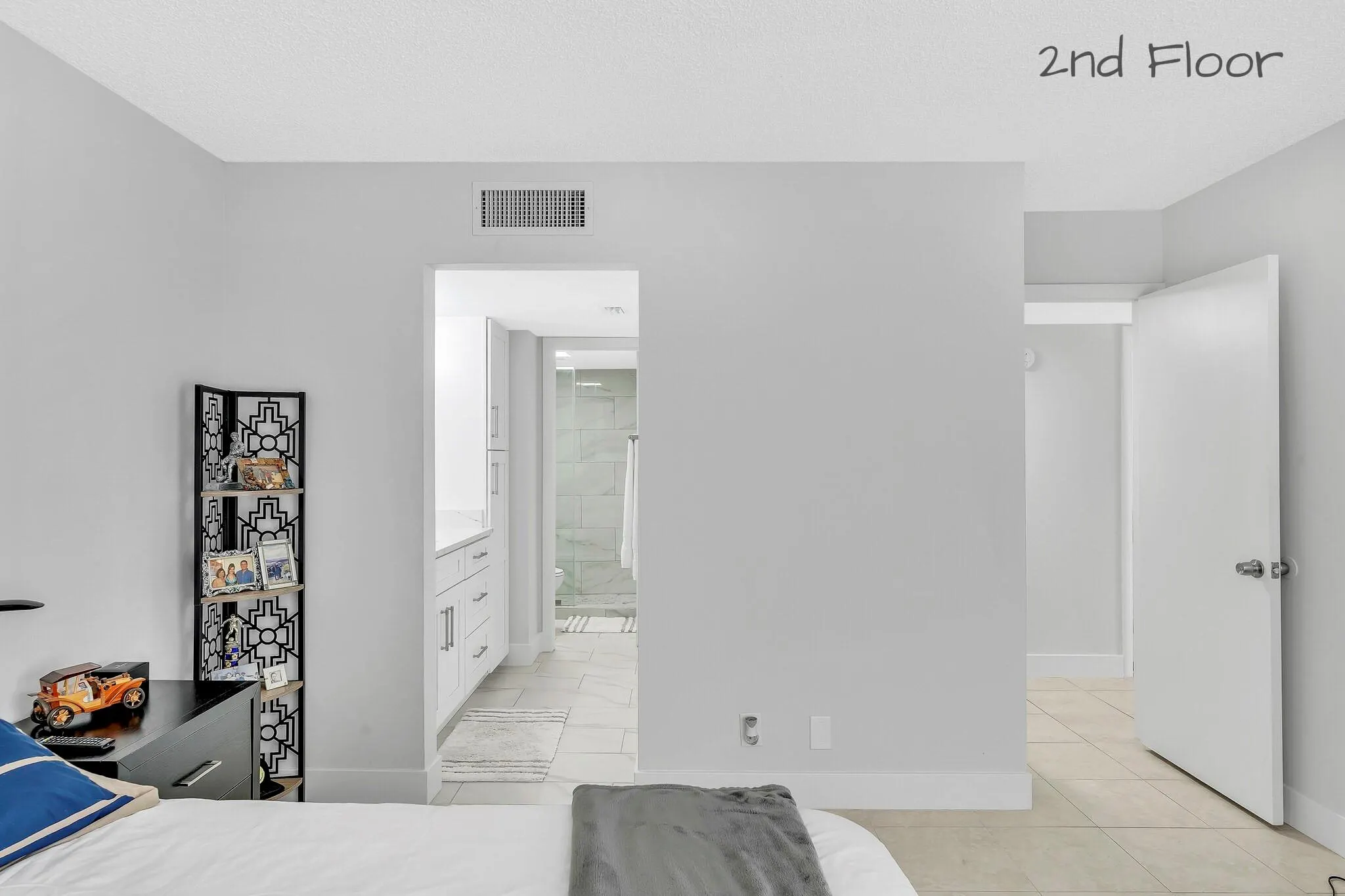 2228 White Pine Cir
