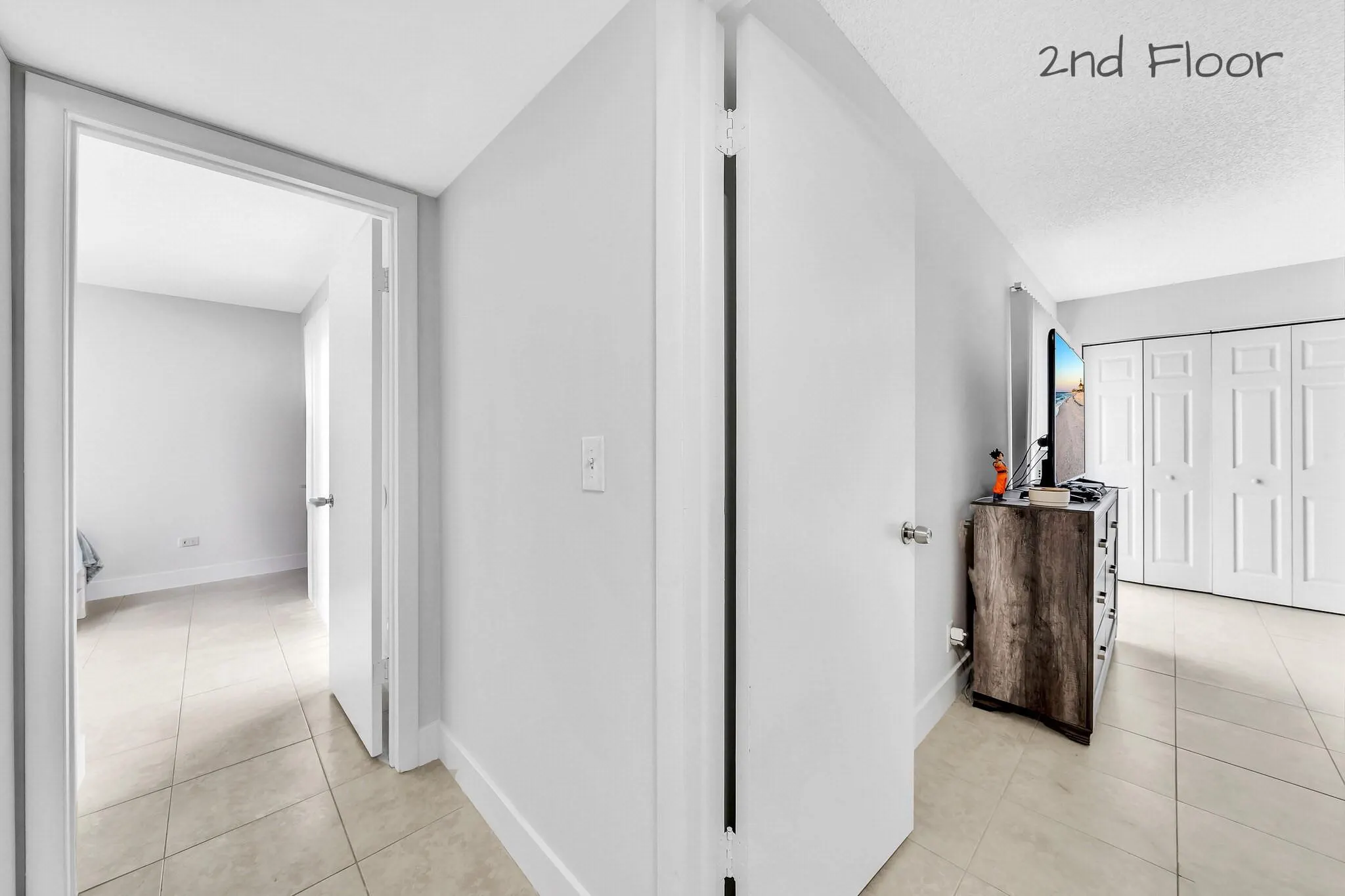 2228 White Pine Cir