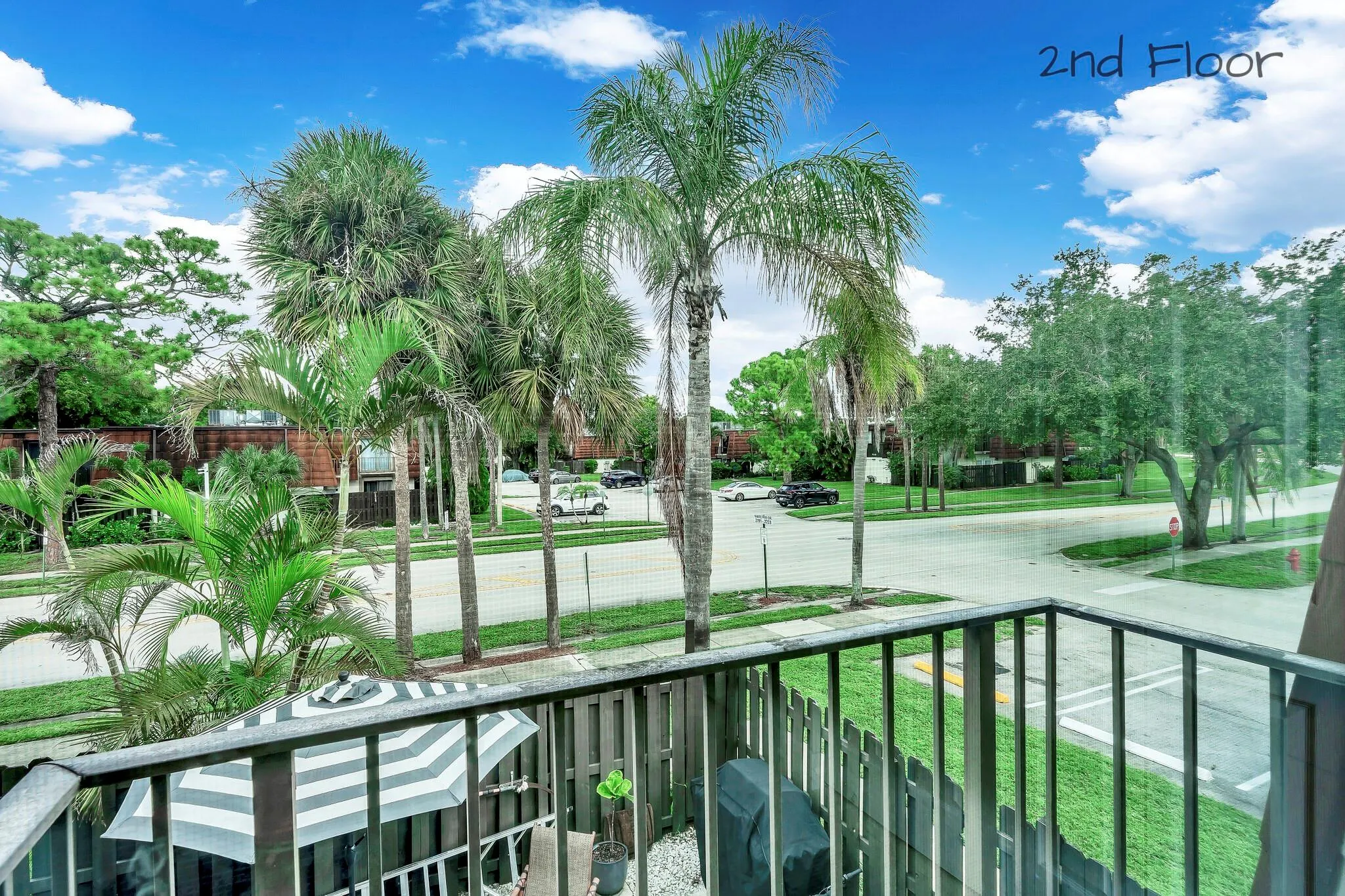 2228 White Pine Cir
