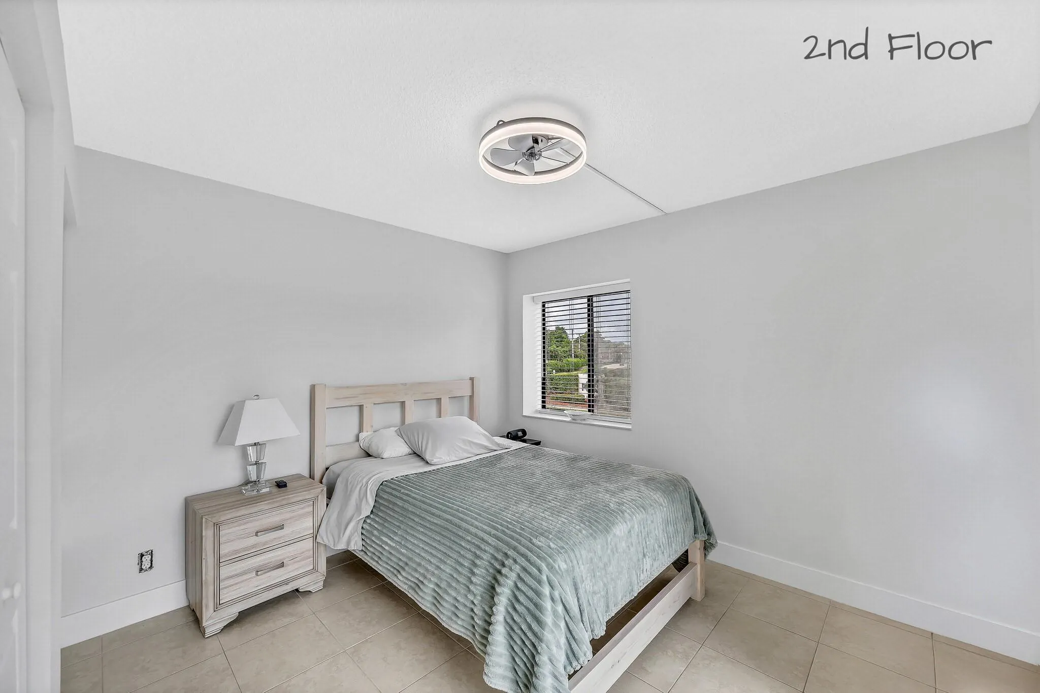 2228 White Pine Cir