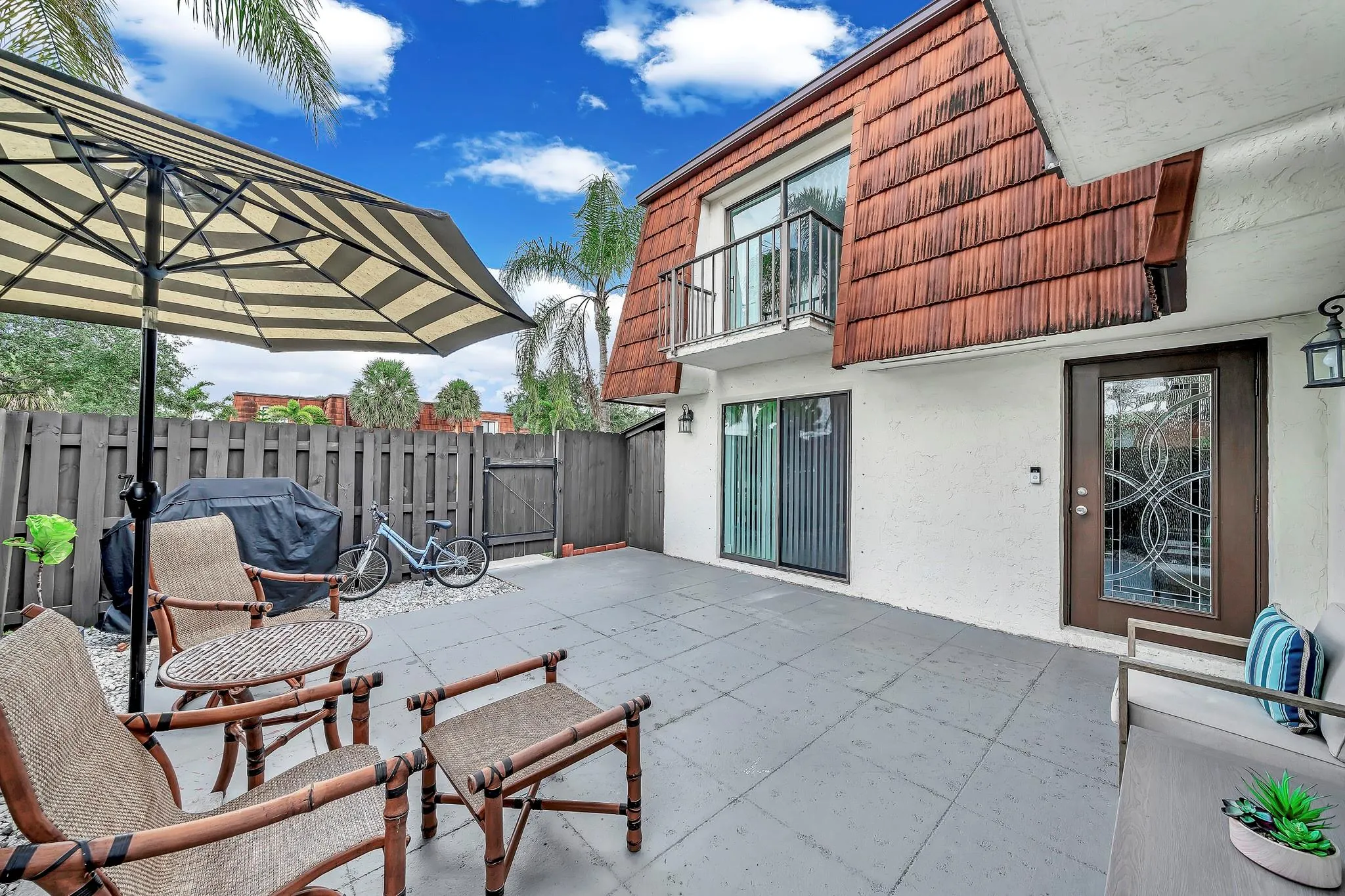 2228 White Pine Cir