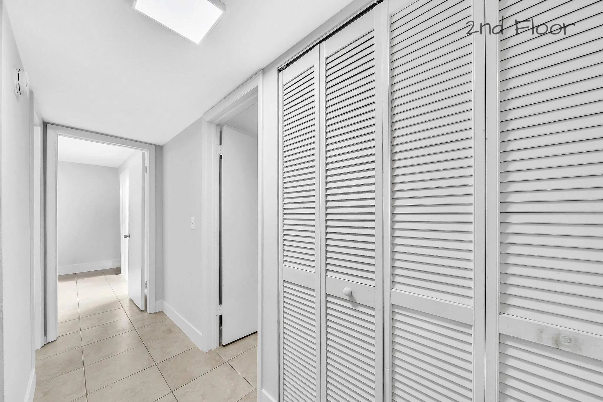 2228 White Pine Cir