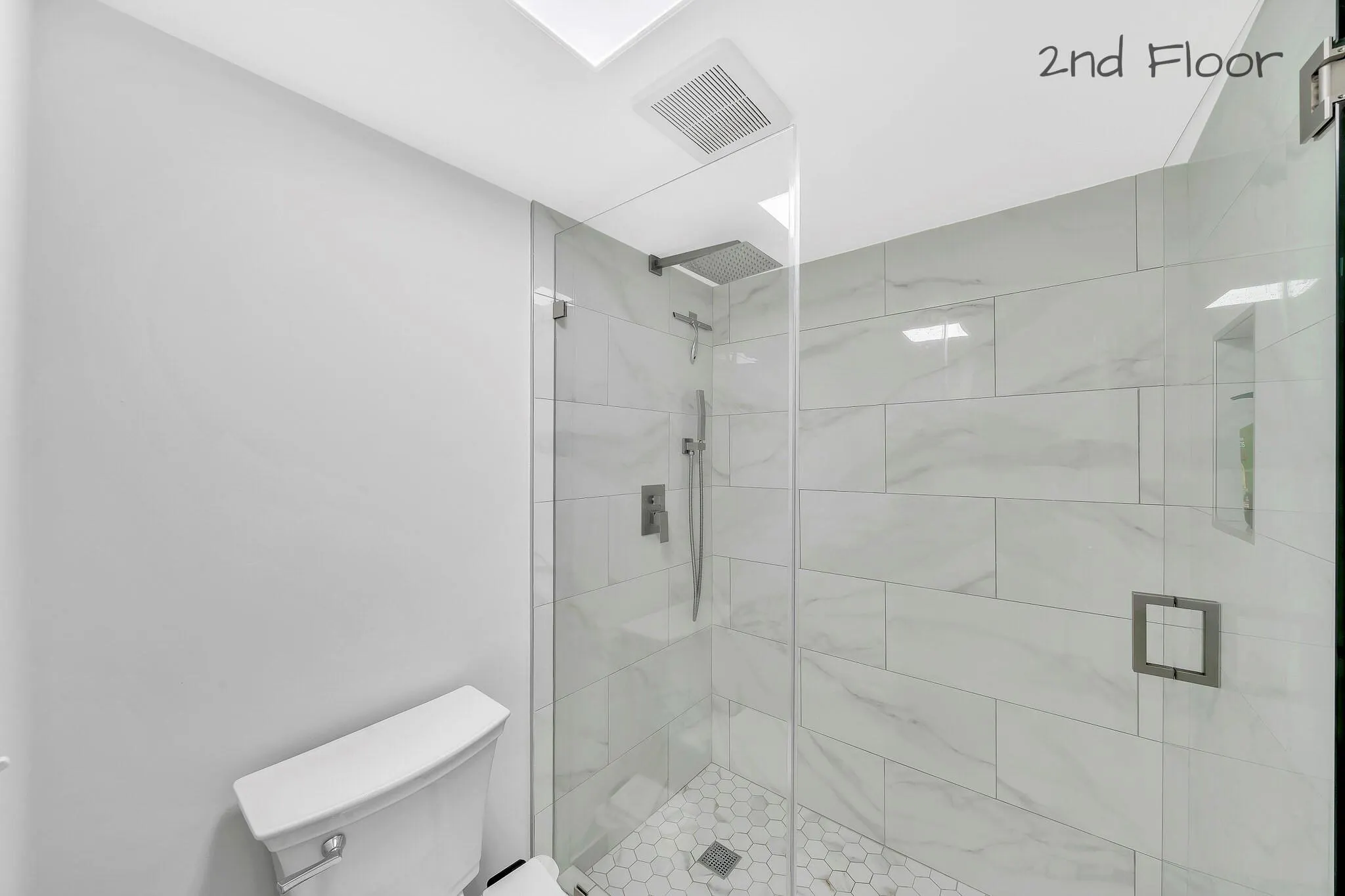 2228 White Pine Cir