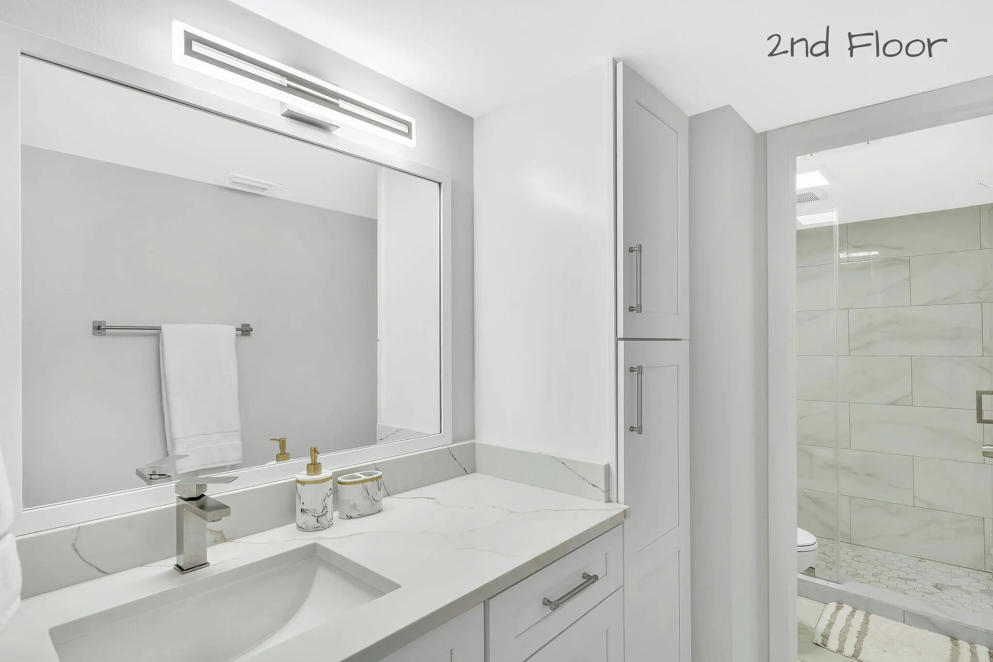 2228 White Pine Cir