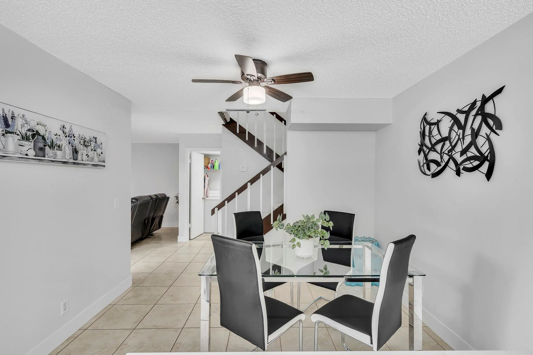 2228 White Pine Cir