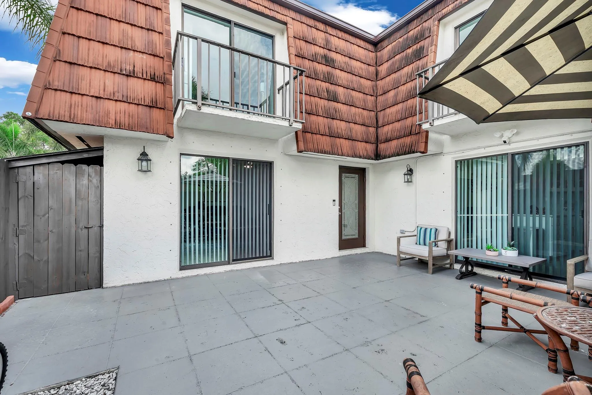 2228 White Pine Cir