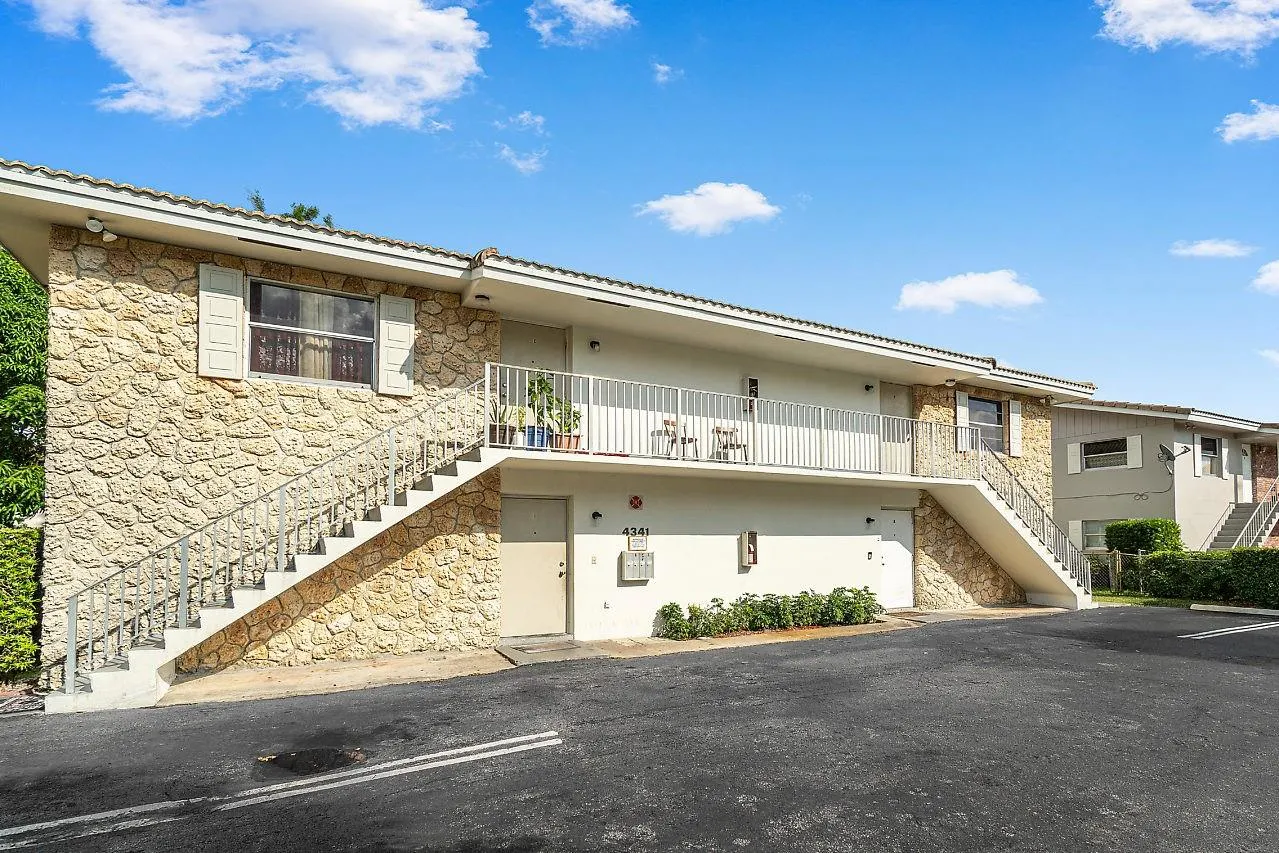 4341 Riverside Drive #D