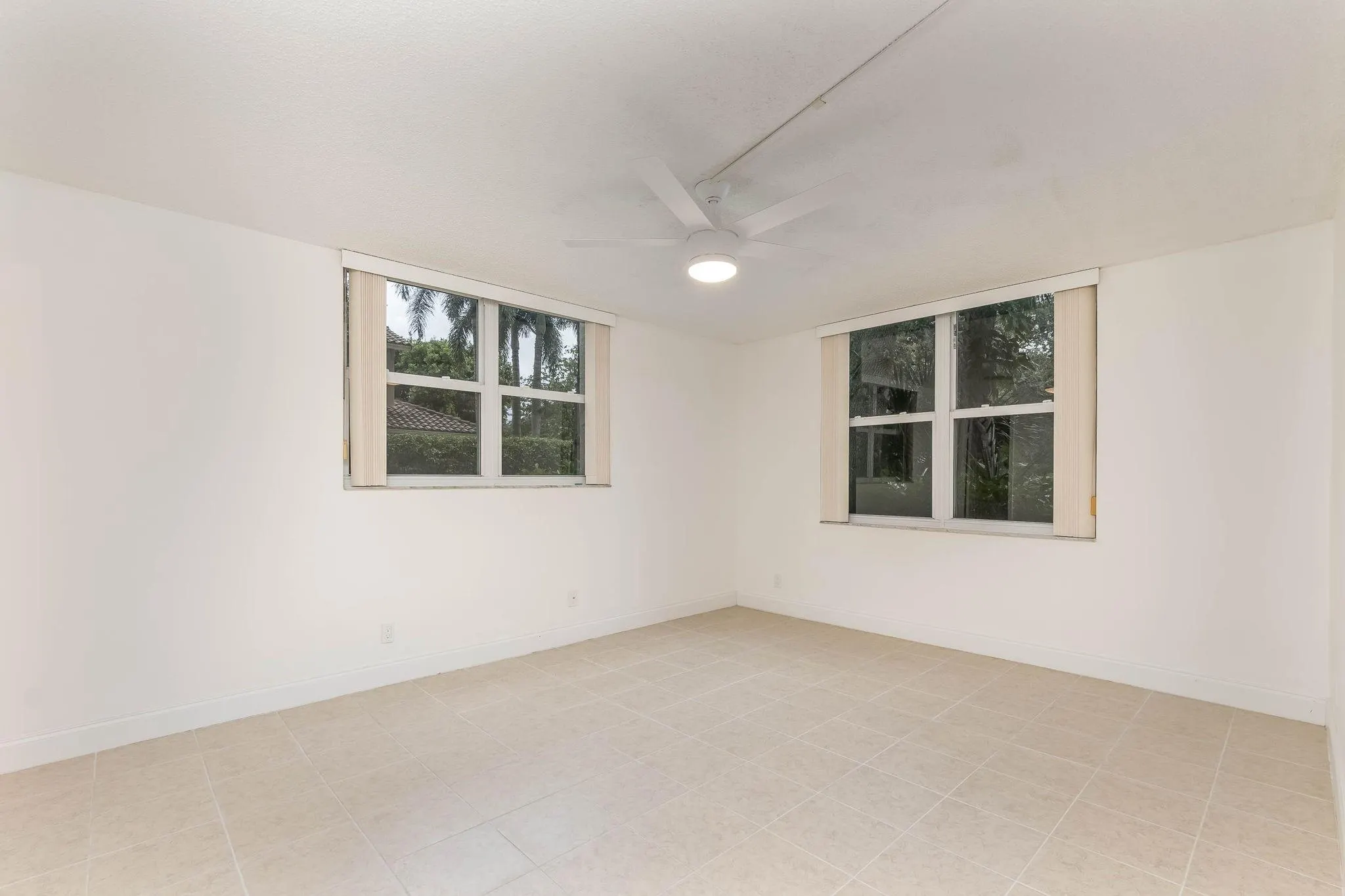 3150 W Rolling Hills Cir, #110