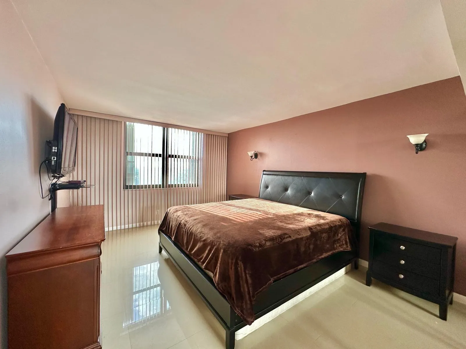 2401 S Ocean Drive, #707