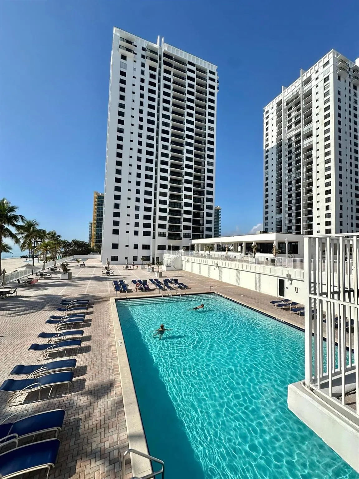 2401 S Ocean Drive, #707