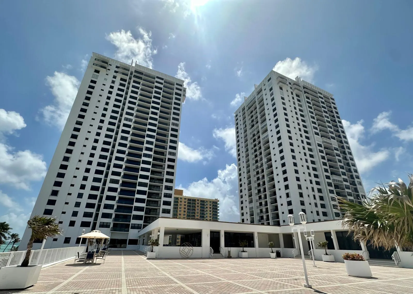2401 S Ocean Drive, #707
