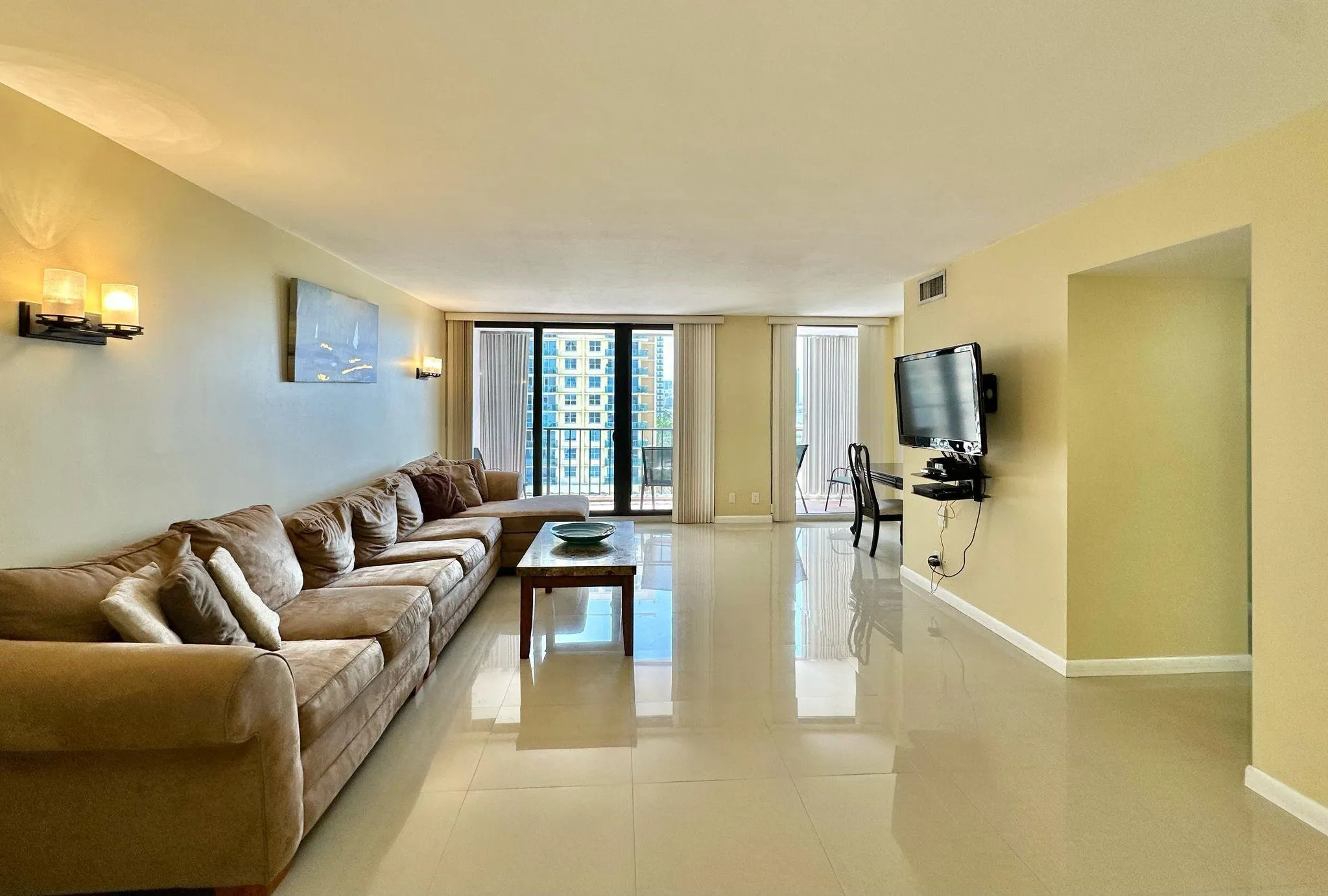 2401 S Ocean Drive, #707