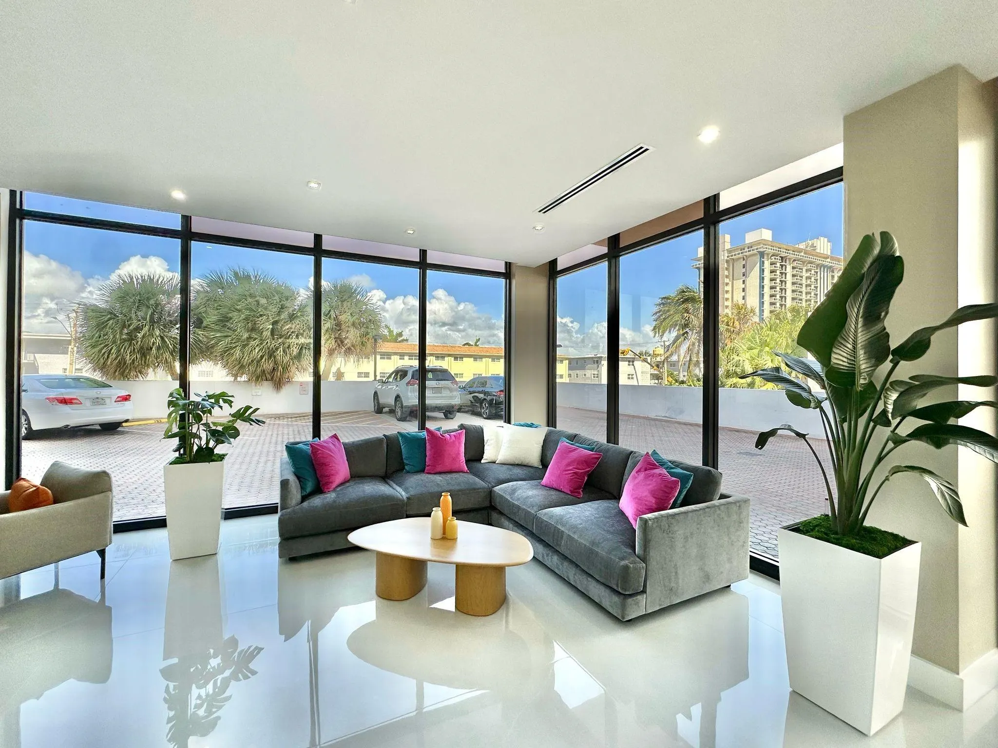 2401 S Ocean Drive, #707