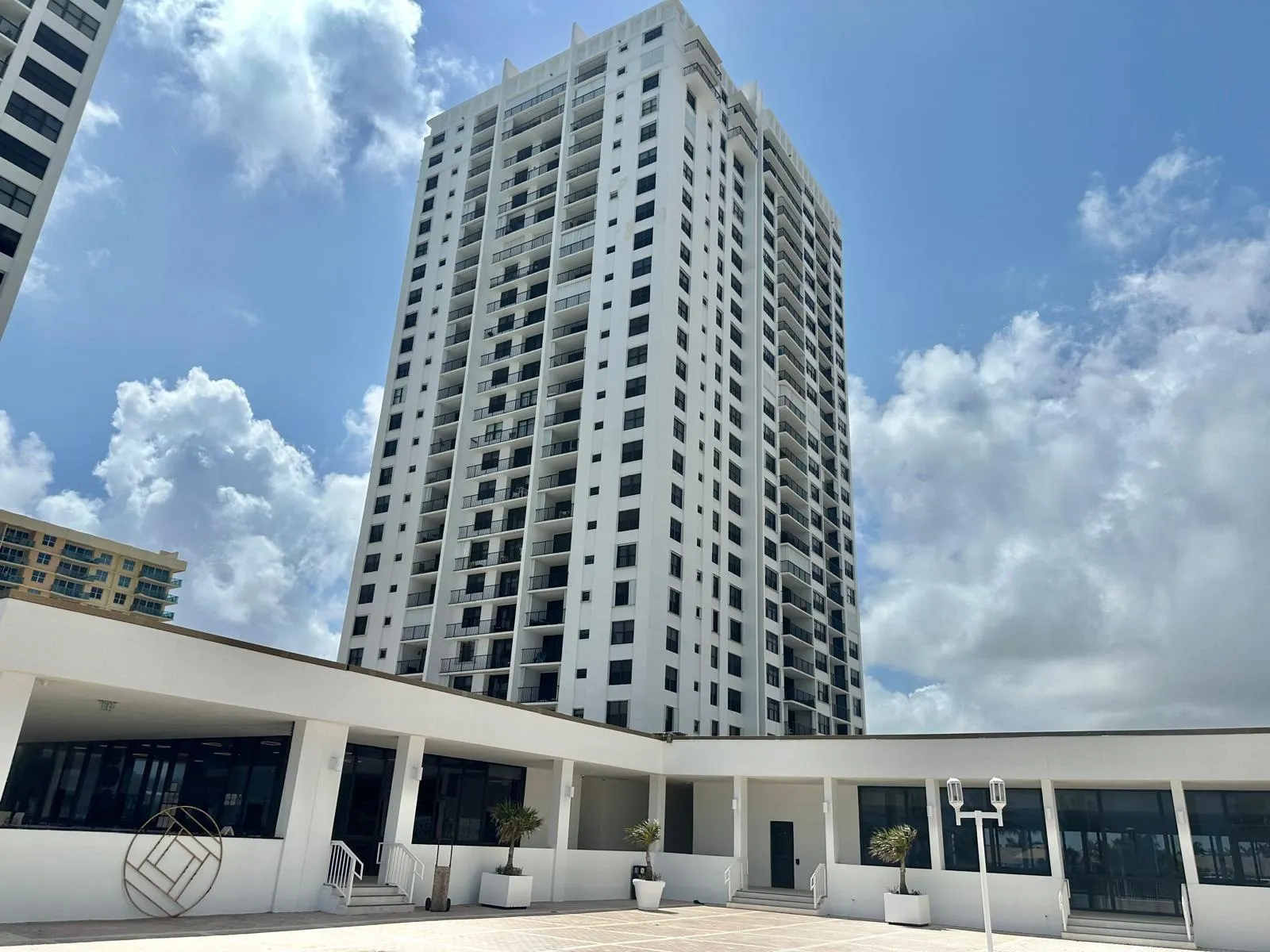 2401 S Ocean Drive, #707
