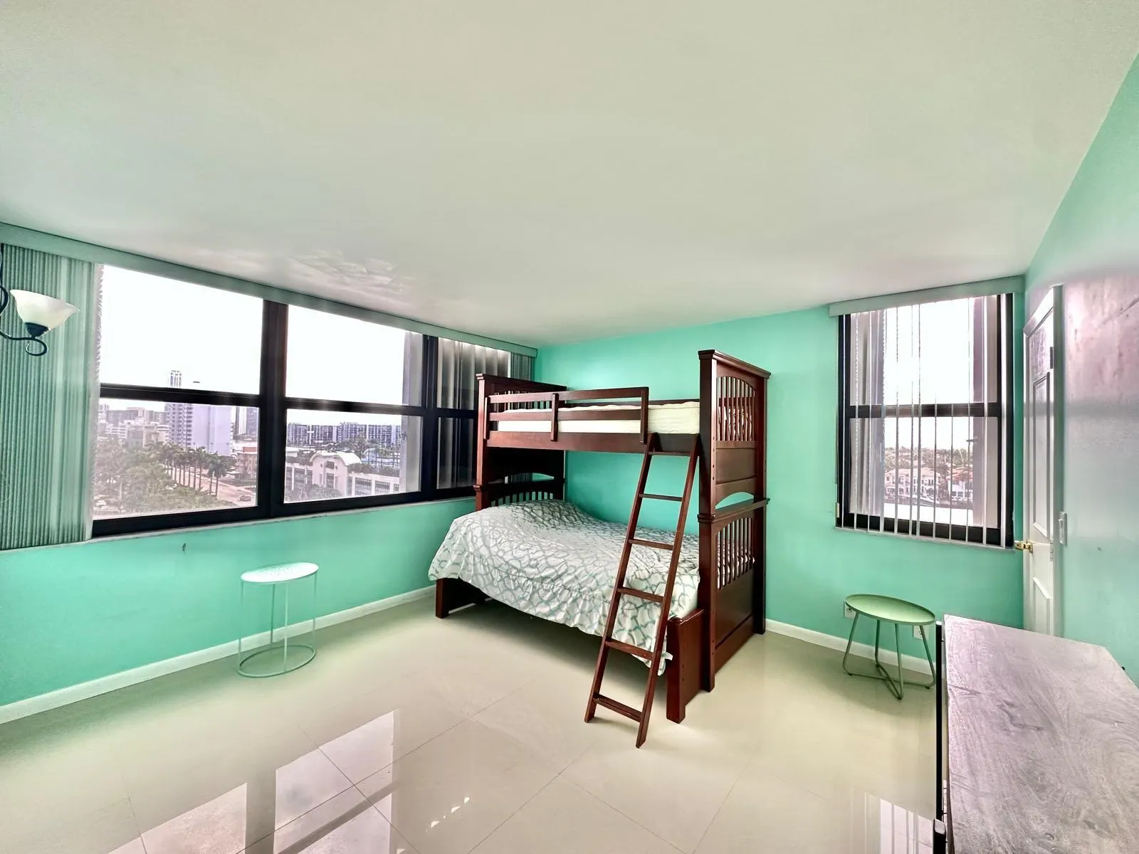 2401 S Ocean Drive, #707