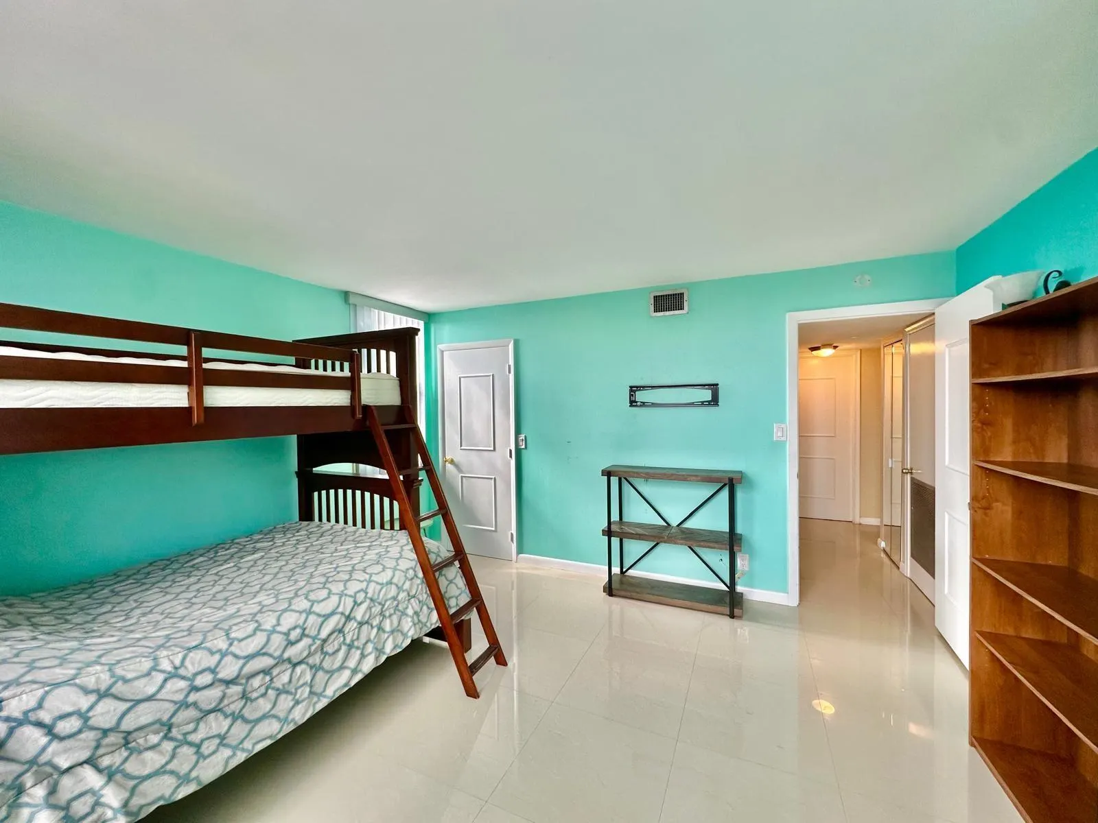 2401 S Ocean Drive, #707