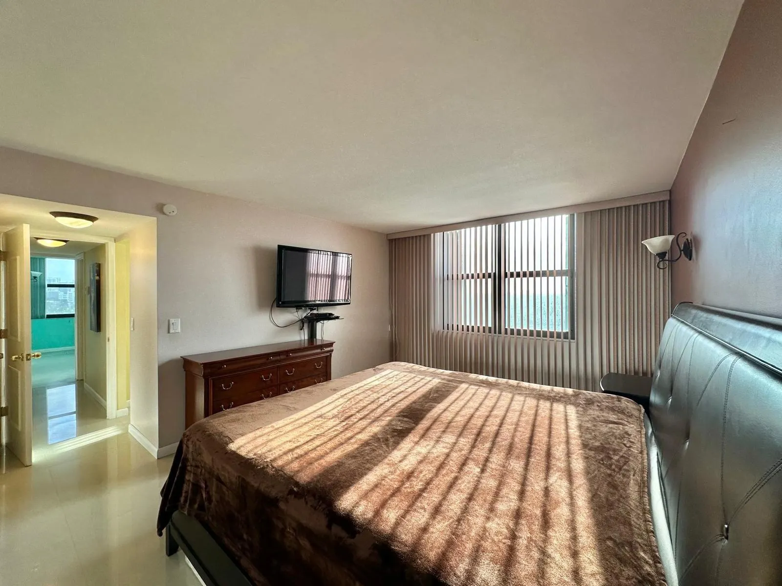 2401 S Ocean Drive, #707