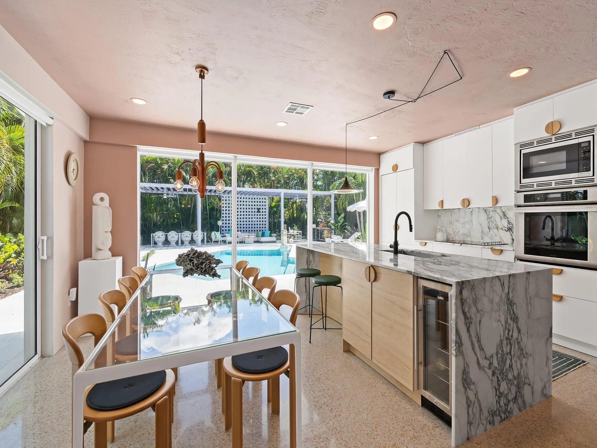 2424 NW 8th Ave