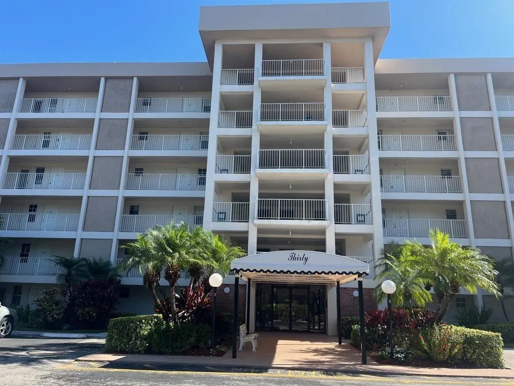 2851 S Palm Aire Dr, #109