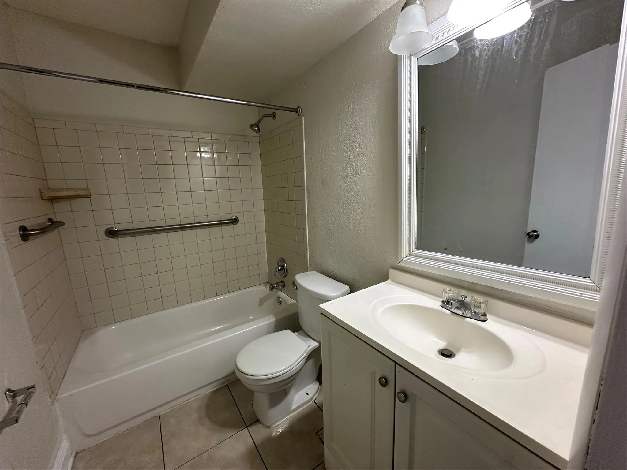 146 SW 12 AVE, #A