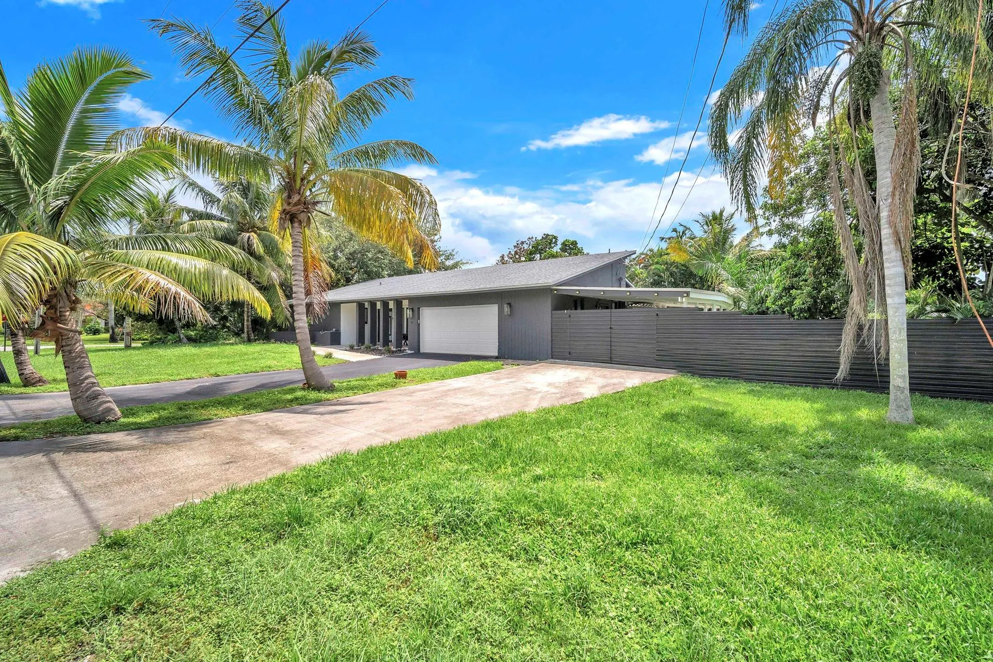 11800 NW 25th St