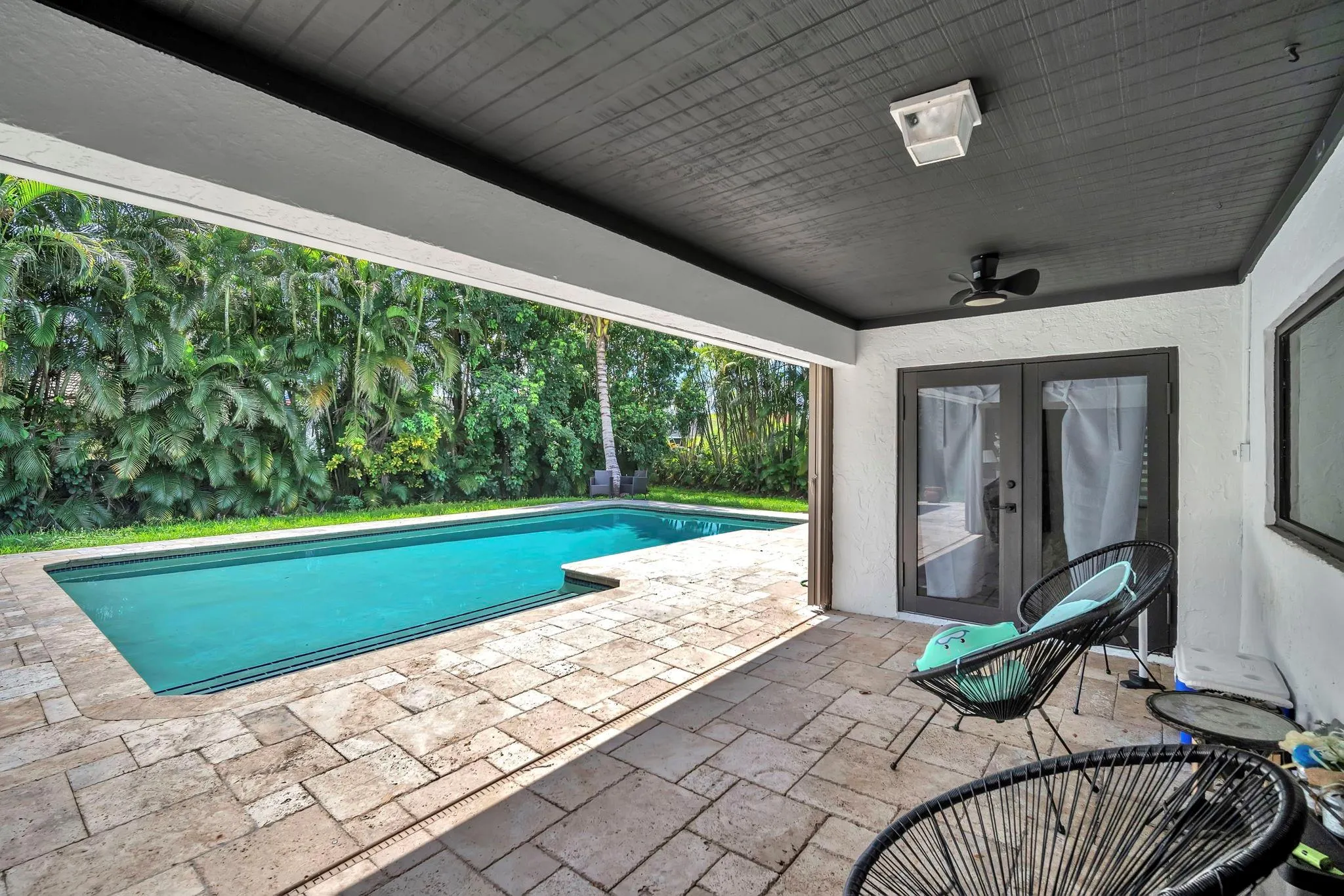 11800 NW 25th St