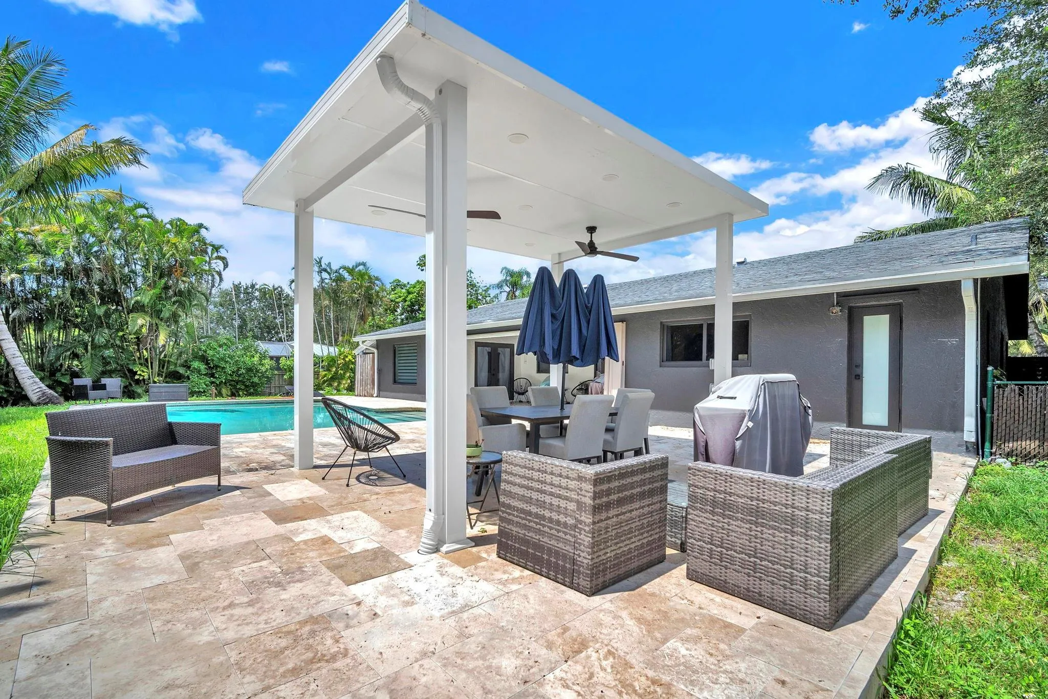 11800 NW 25th St