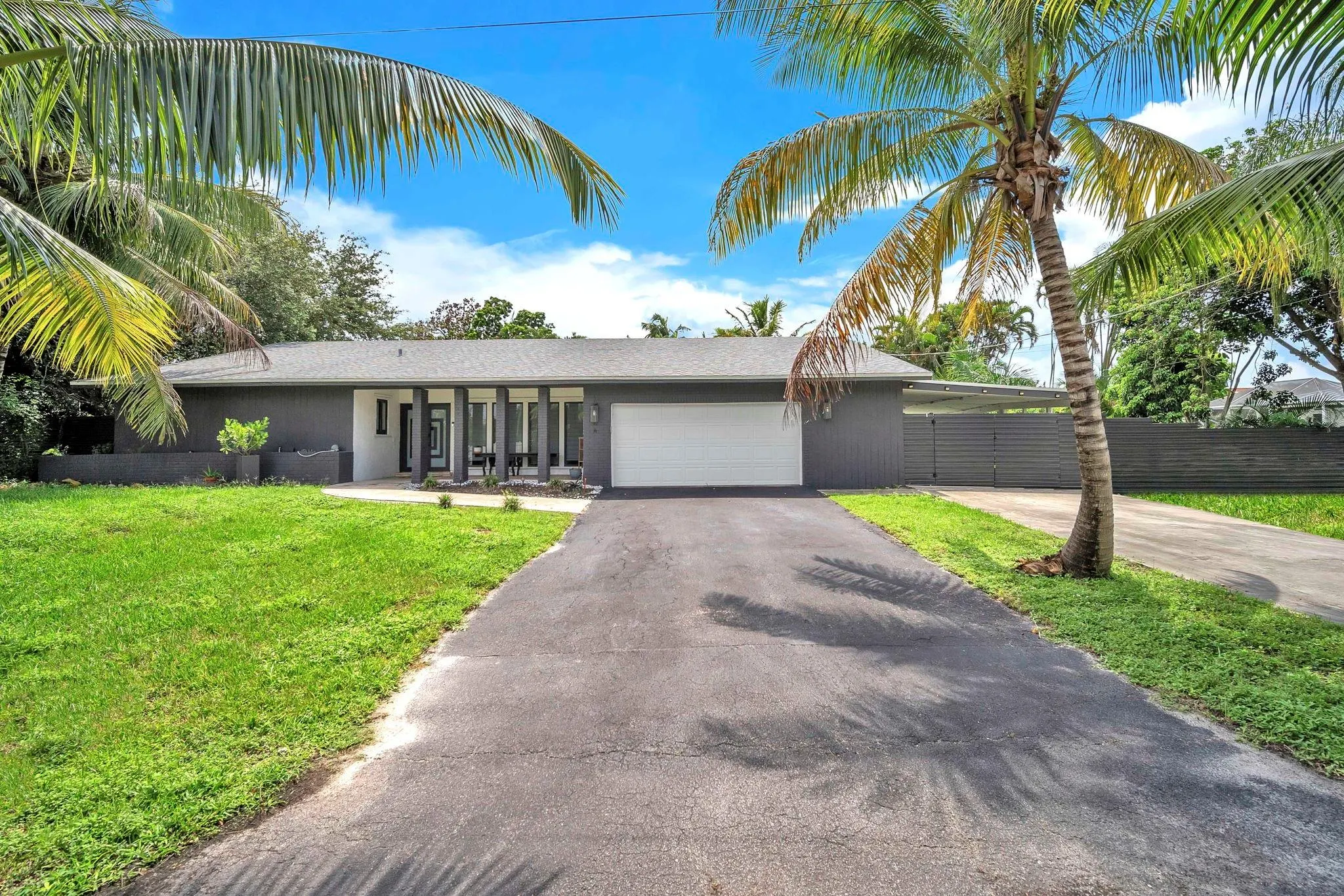 11800 NW 25th St