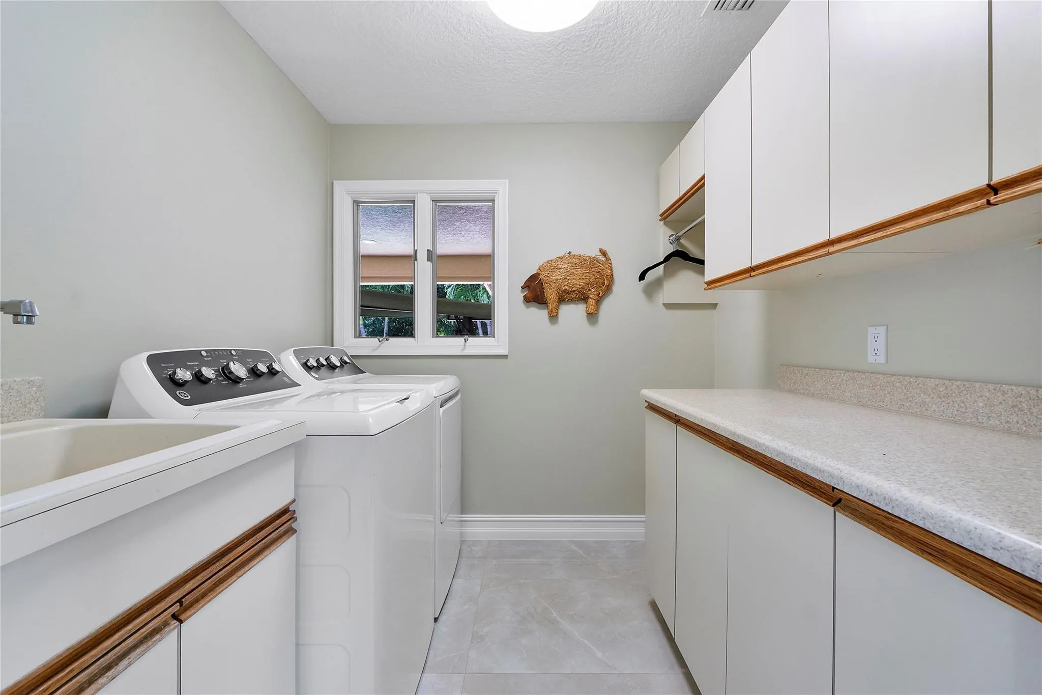 3663 NW 99th Ter
