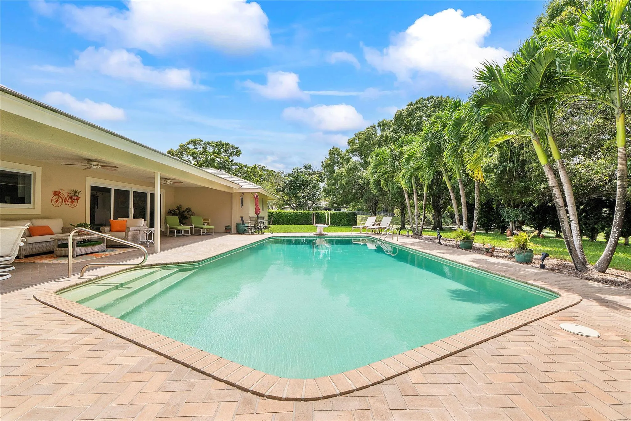 3663 NW 99th Ter