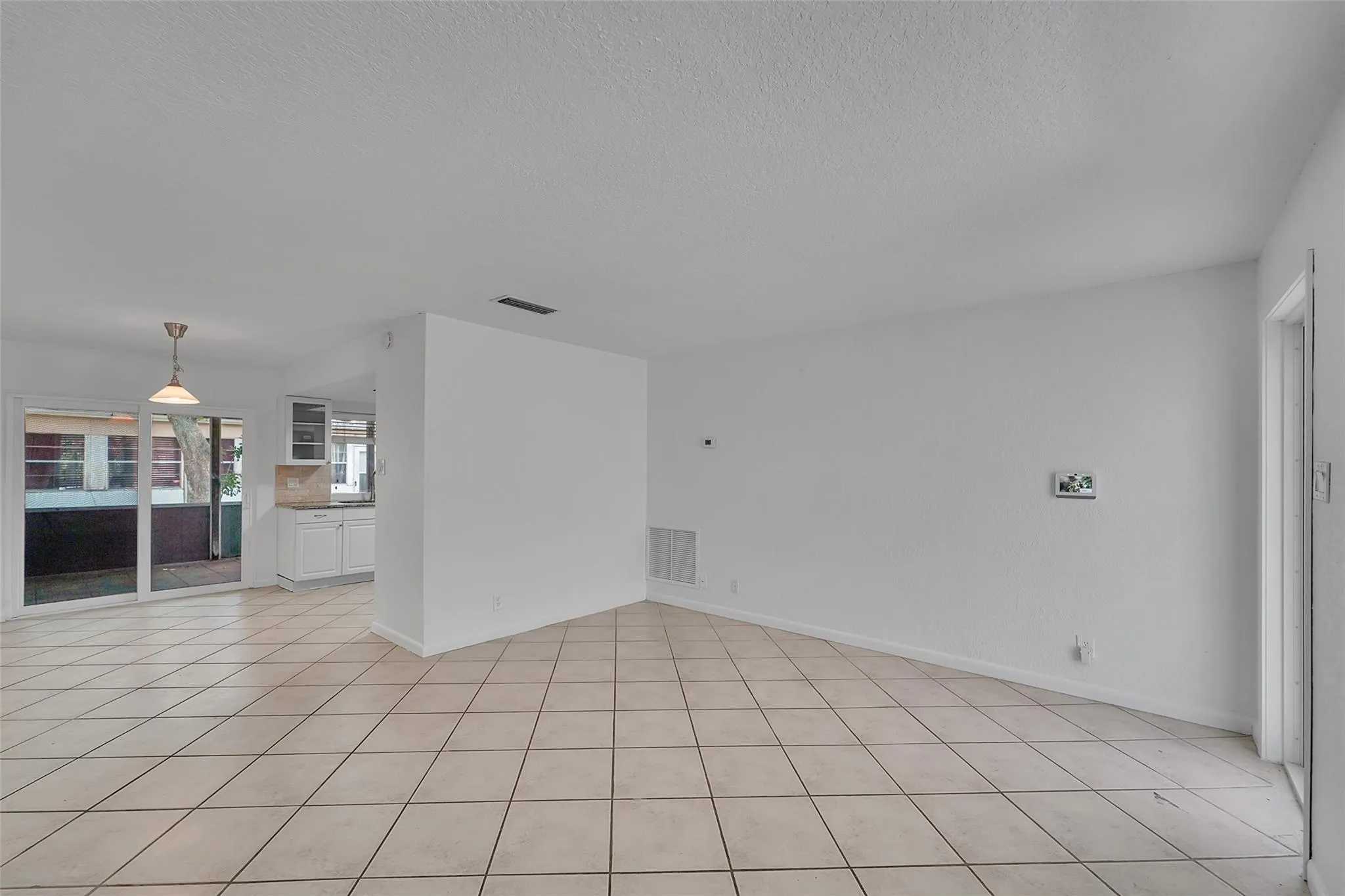 960 NW 49th St