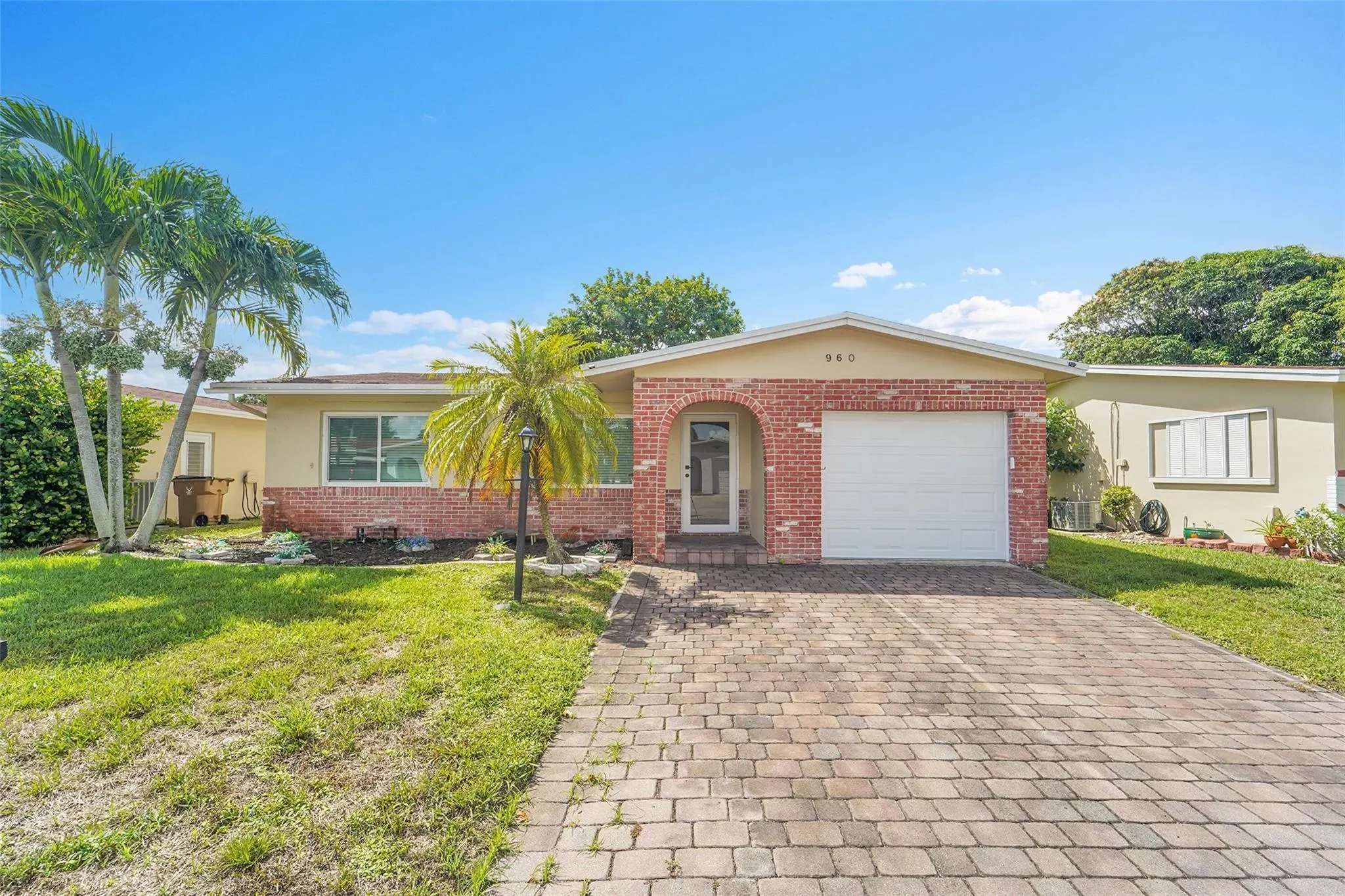 960 NW 49th St