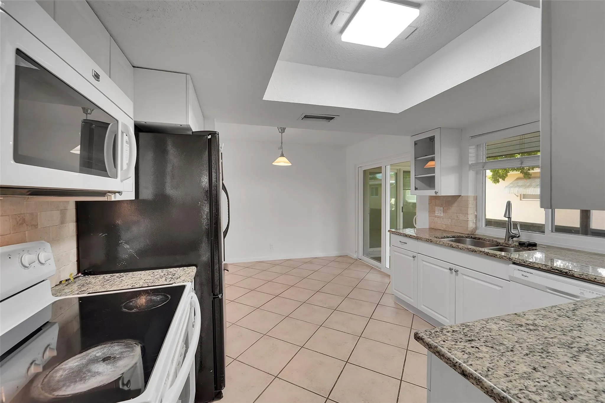 960 NW 49th St